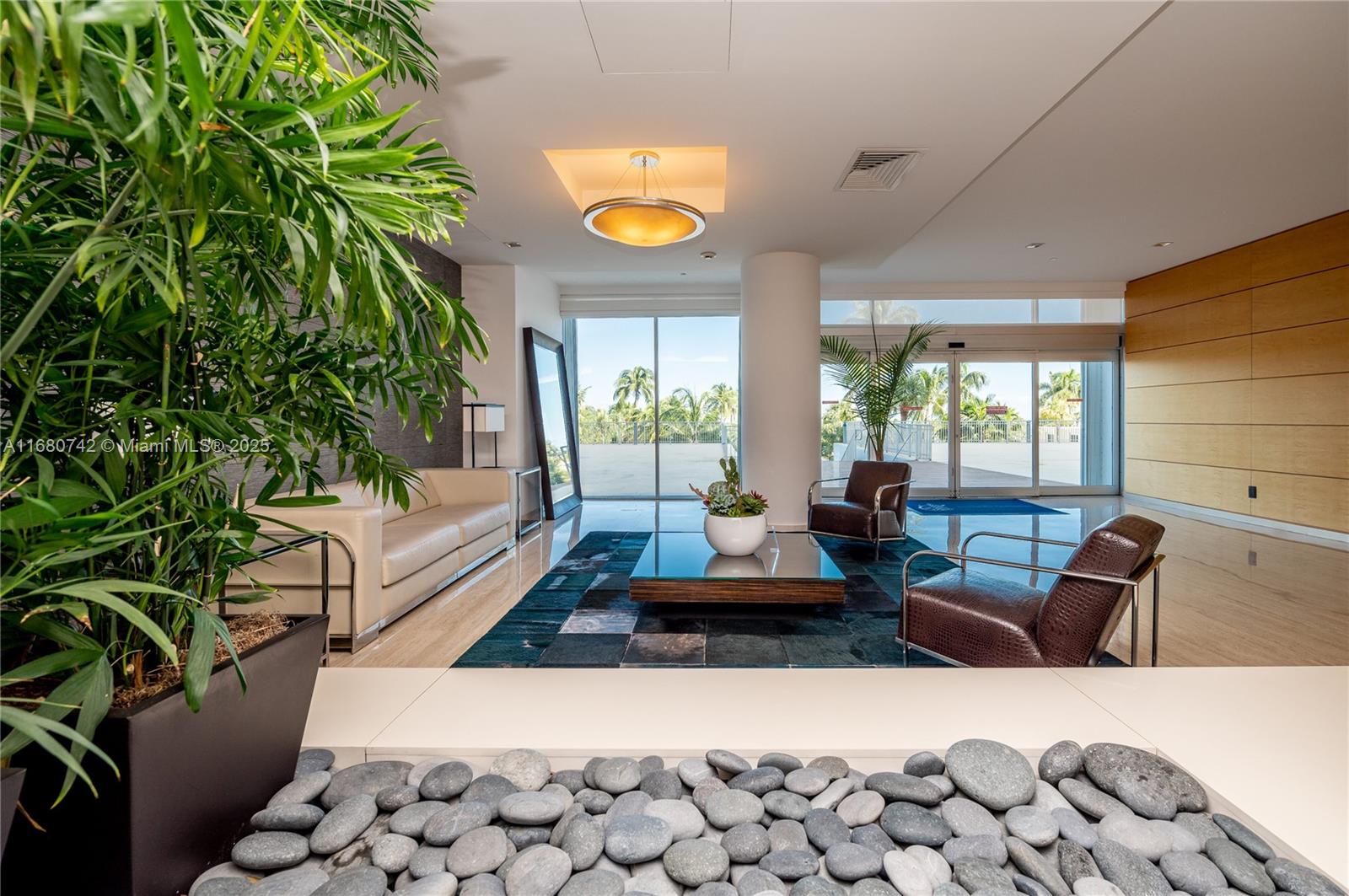 881 Ocean Dr #L2, Key Biscayne FL 33149