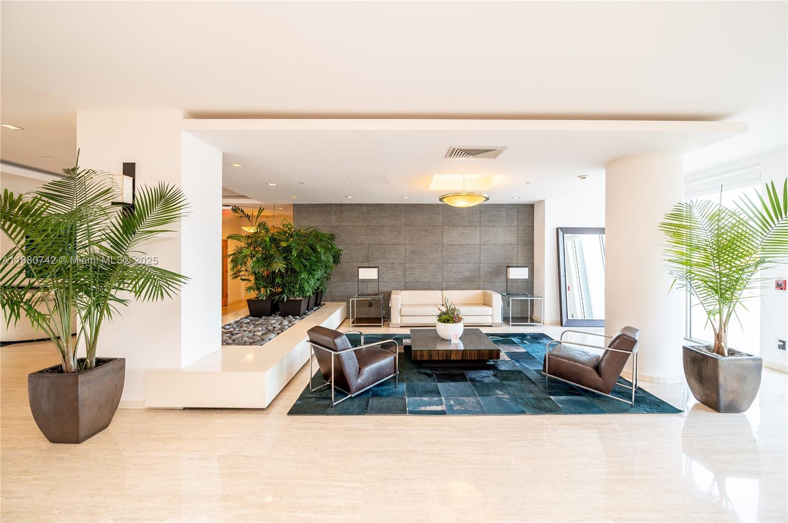 881 Ocean Dr #L2, Key Biscayne FL 33149