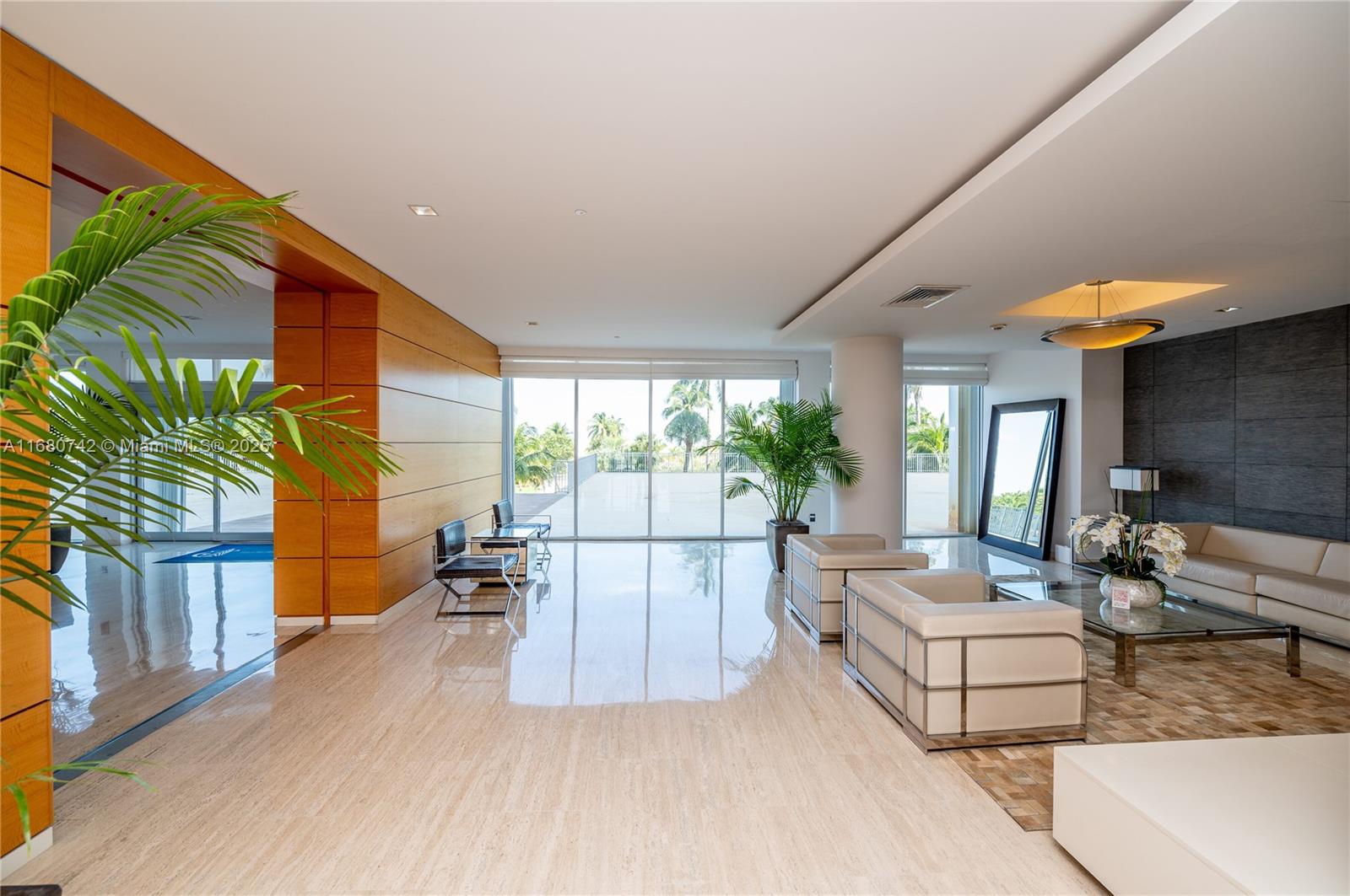 881 Ocean Dr #L2, Key Biscayne FL 33149