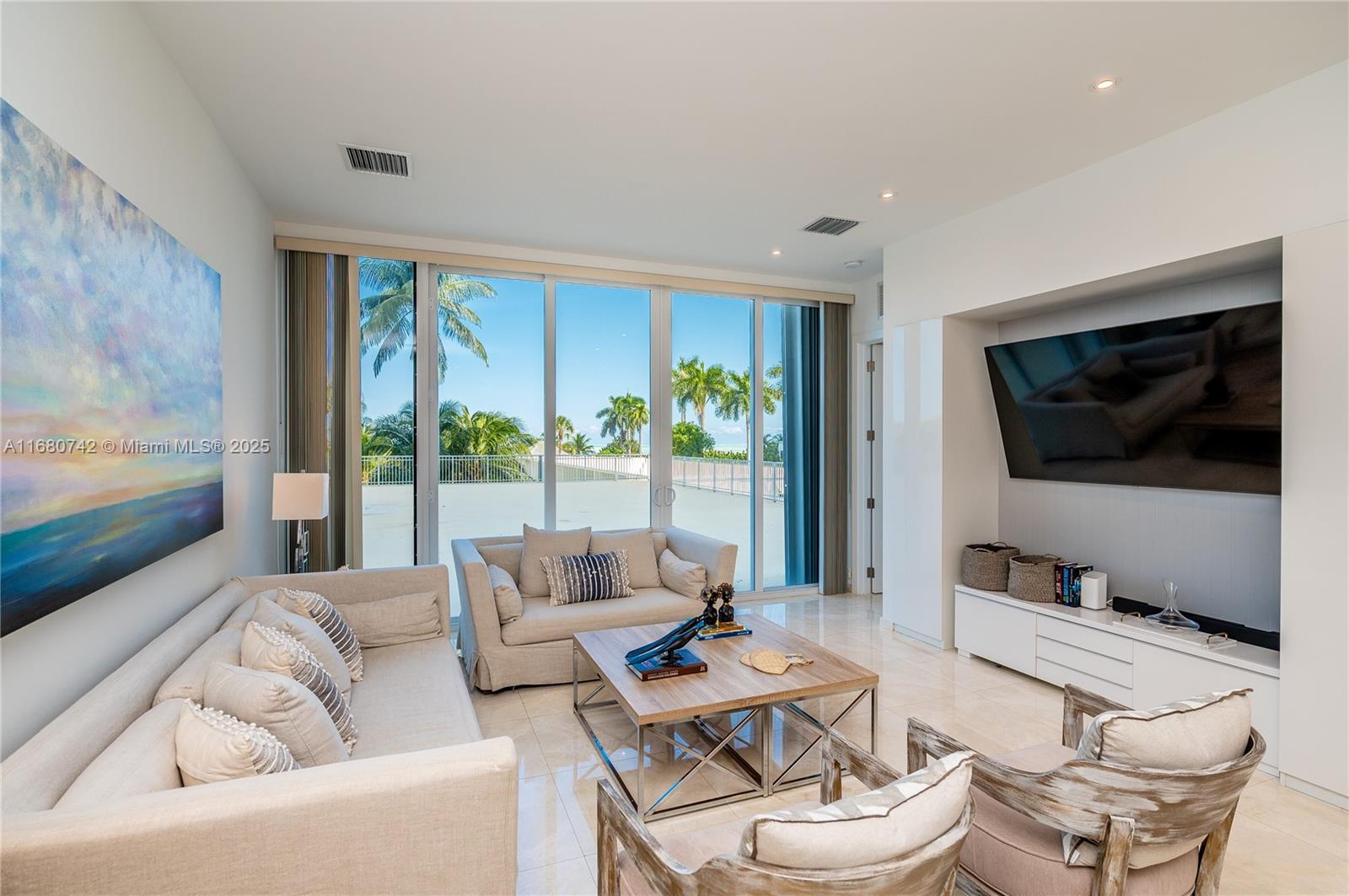 881 Ocean Dr #L2, Key Biscayne FL 33149
