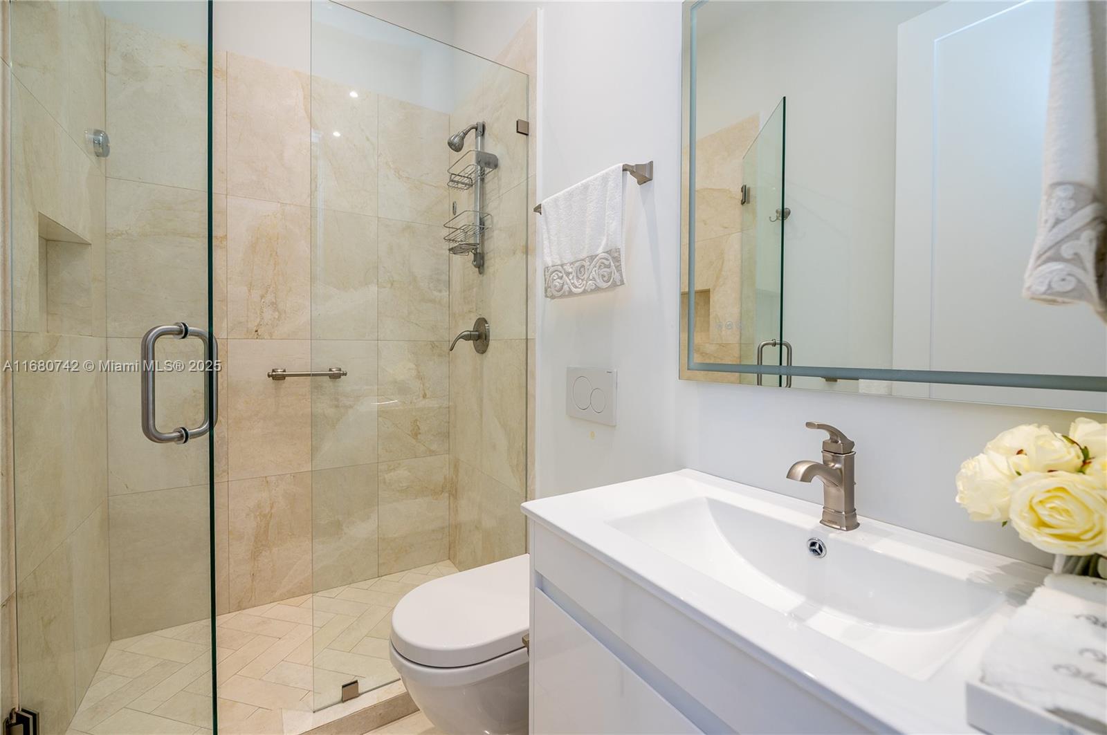 881 Ocean Dr #L2, Key Biscayne FL 33149