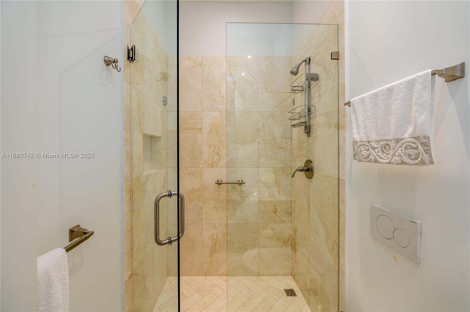881 Ocean Dr #L2, Key Biscayne FL 33149