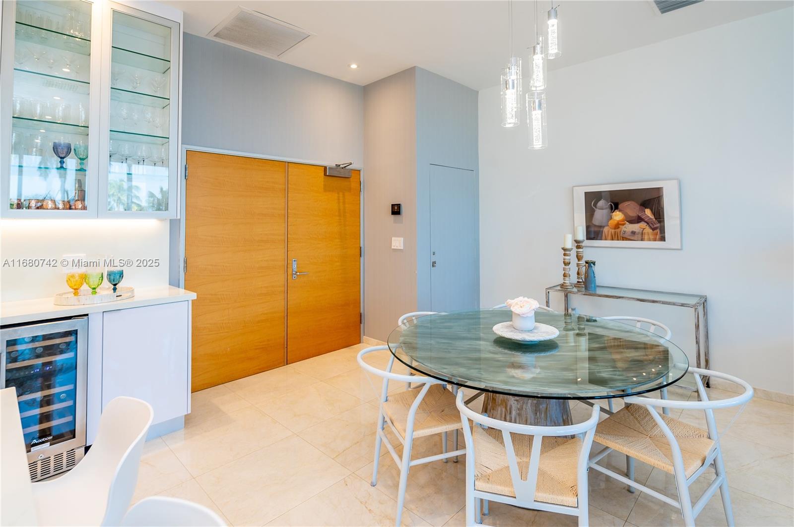 881 Ocean Dr #L2, Key Biscayne FL 33149