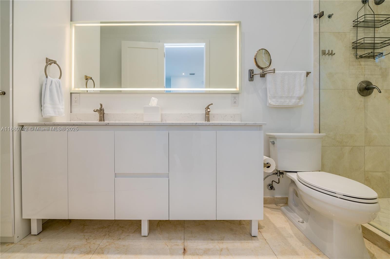 881 Ocean Dr #L2, Key Biscayne FL 33149