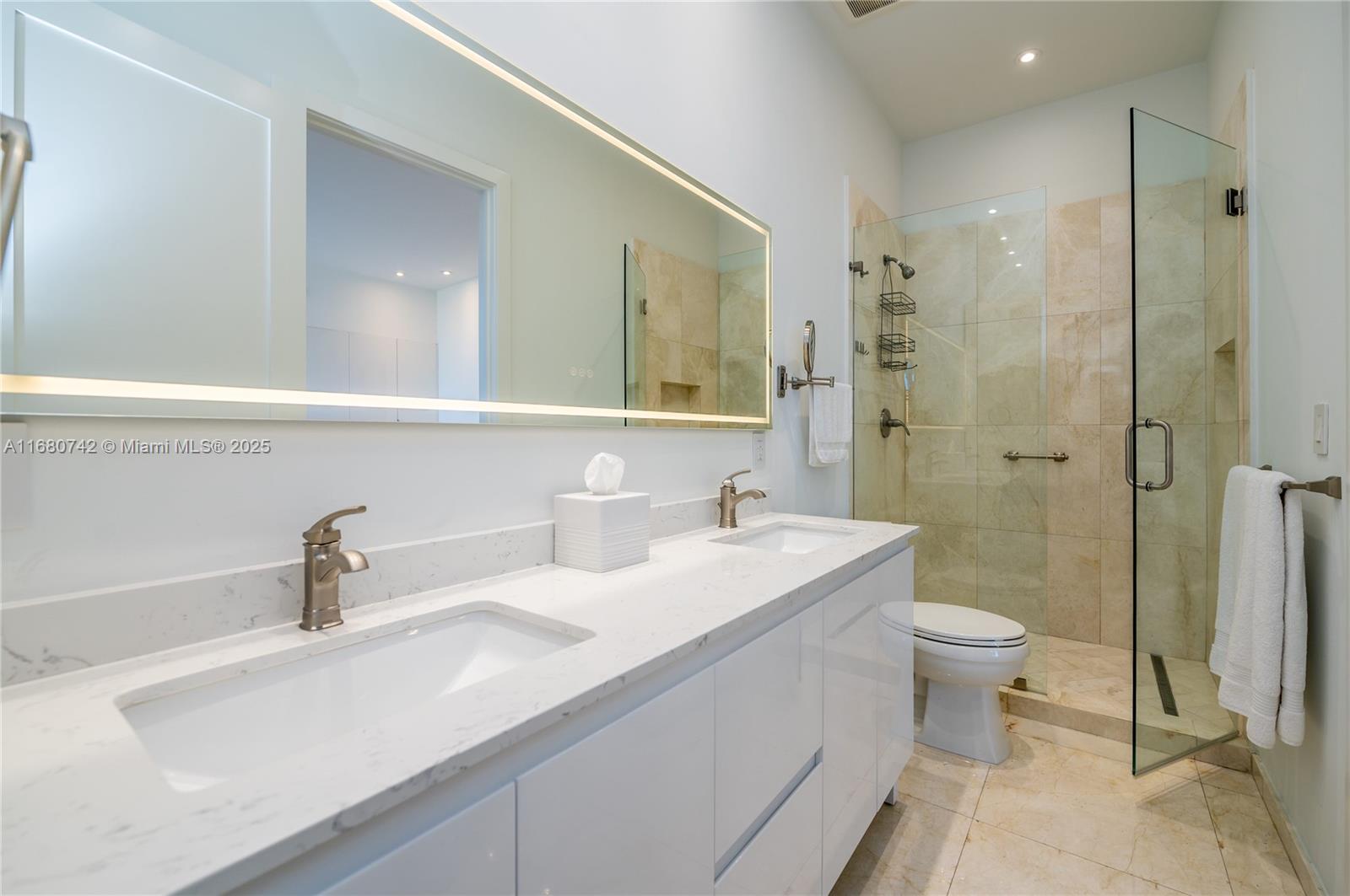 881 Ocean Dr #L2, Key Biscayne FL 33149