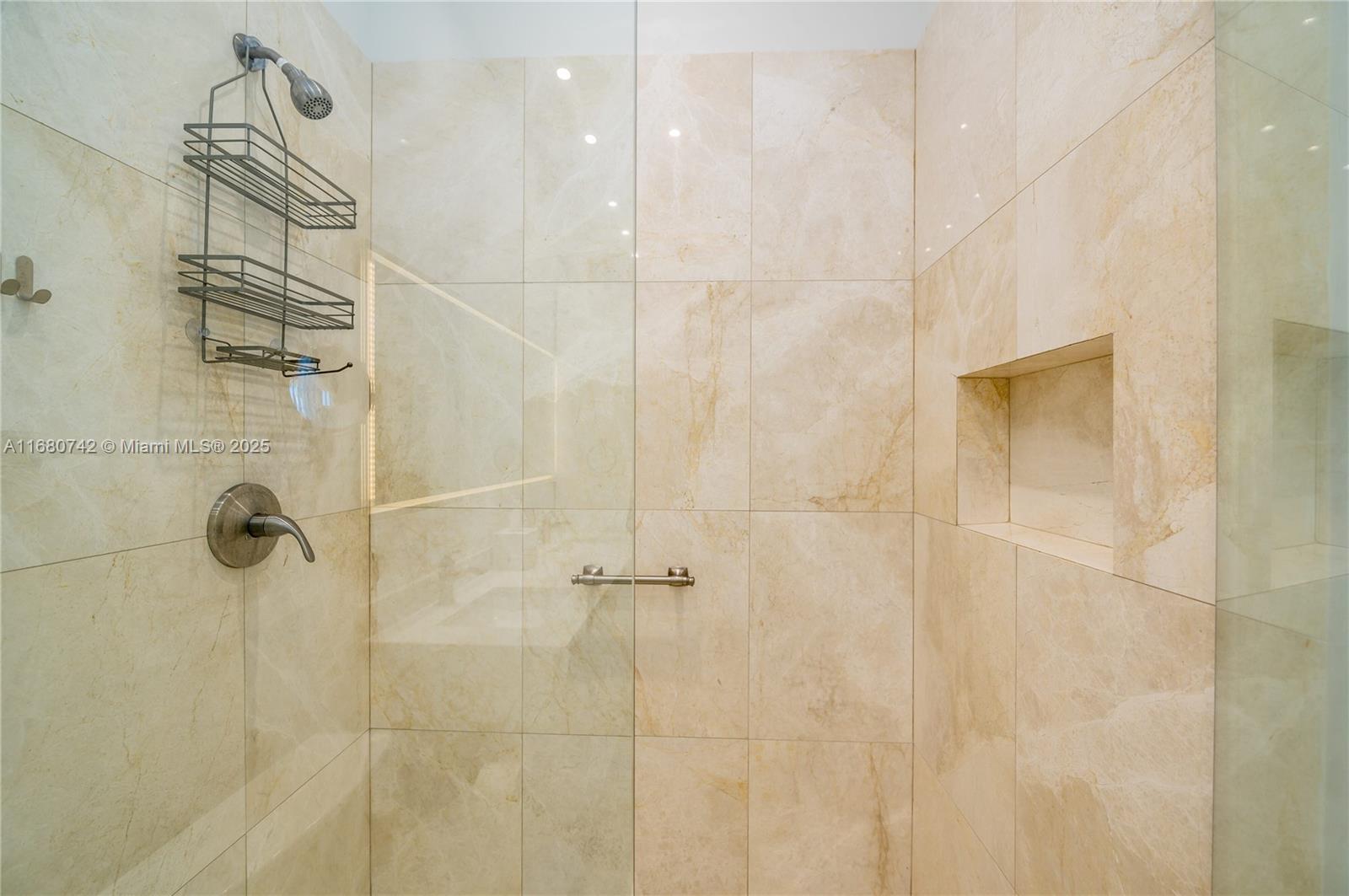 881 Ocean Dr #L2, Key Biscayne FL 33149