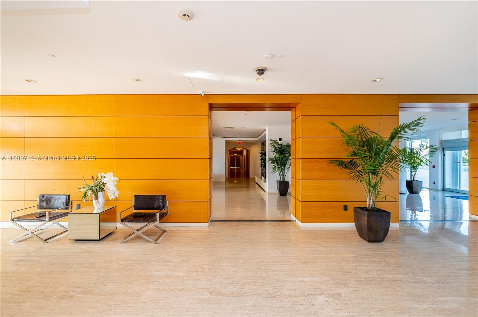 881 Ocean Dr #L2, Key Biscayne FL 33149