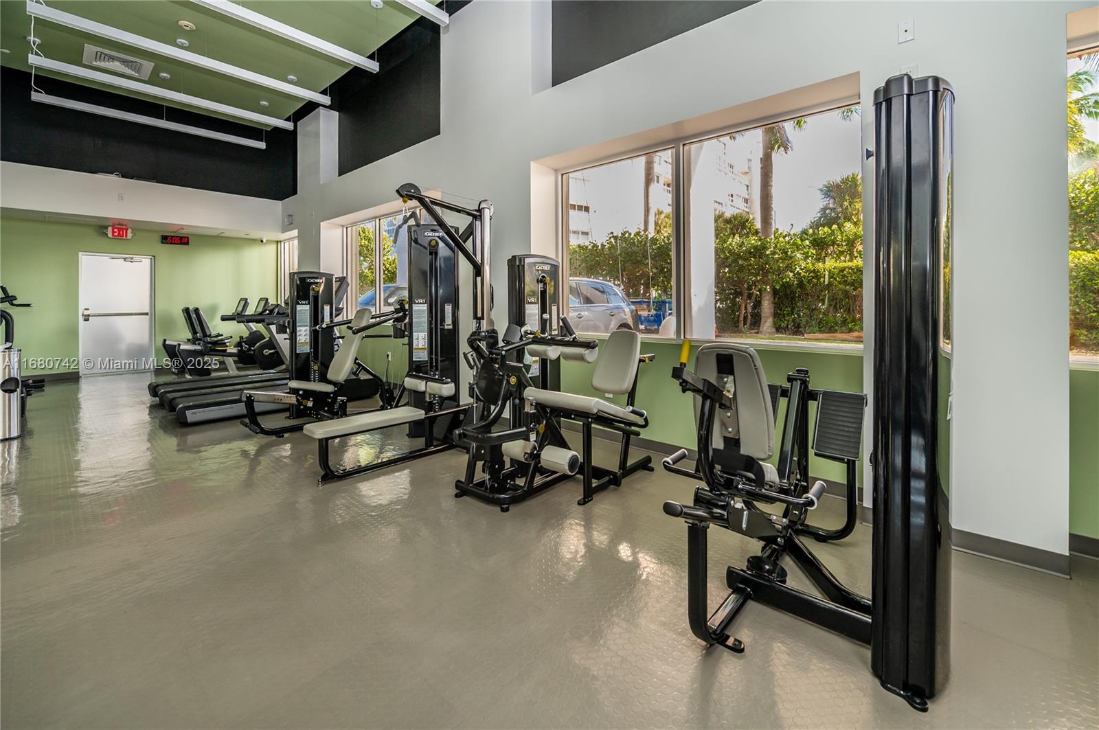 881 Ocean Dr #L2, Key Biscayne FL 33149