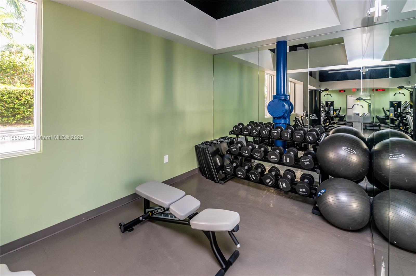 881 Ocean Dr #L2, Key Biscayne FL 33149