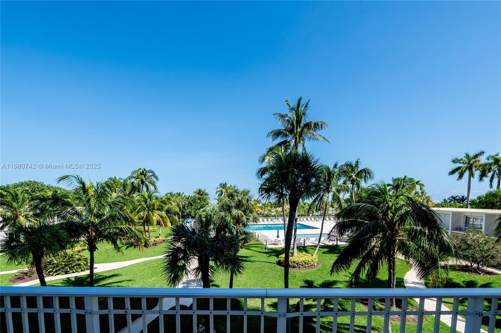 881 Ocean Dr #L2, Key Biscayne FL 33149