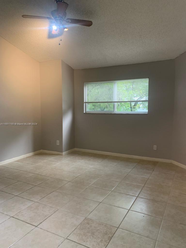 3457 NW 44th St #203, Oakland Park, Florida image 5