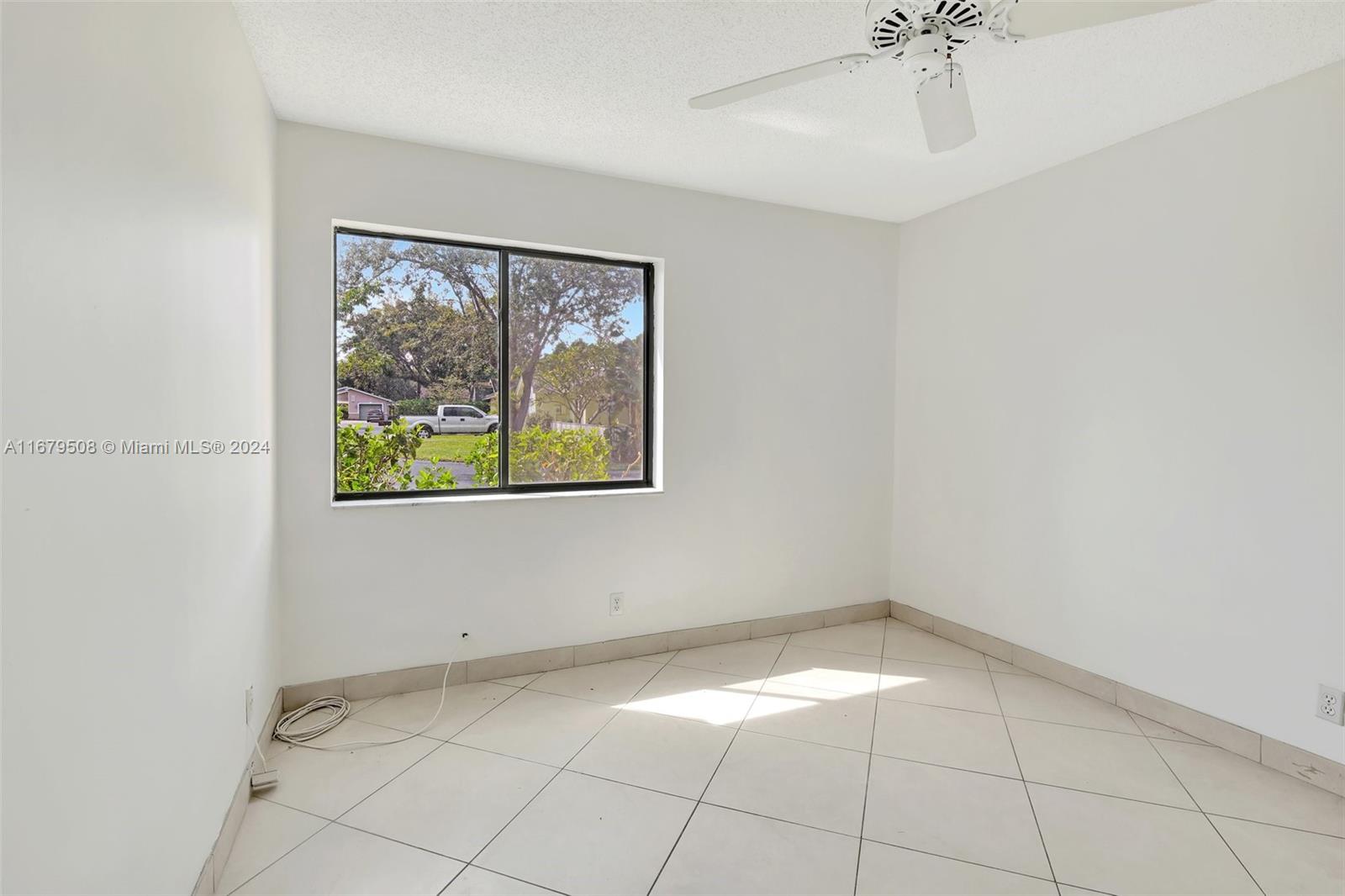 978 NW 89th Ave, Plantation, Florida image 36