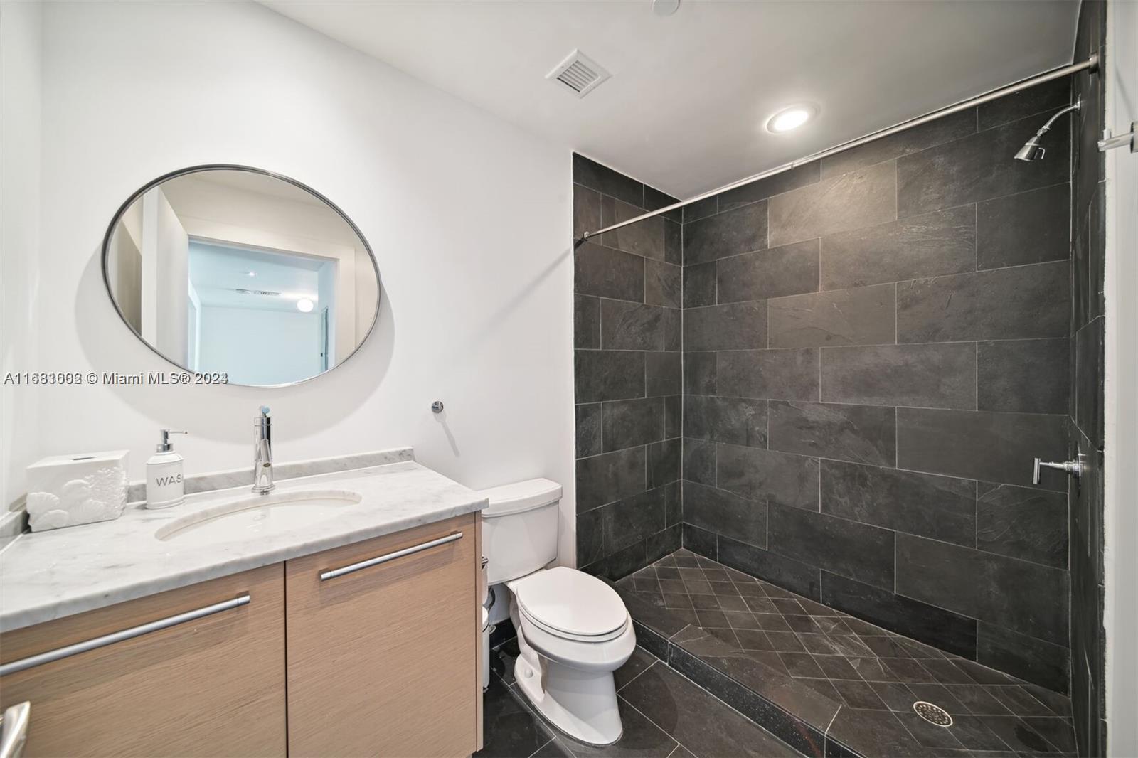 900 Biscayne Blvd #2908, Miami FL 33132