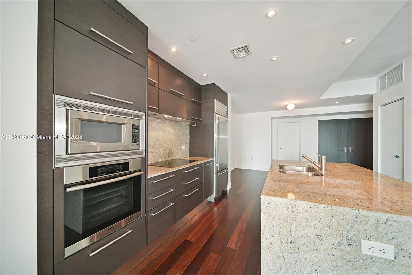 900 Biscayne Blvd #2908, Miami FL 33132