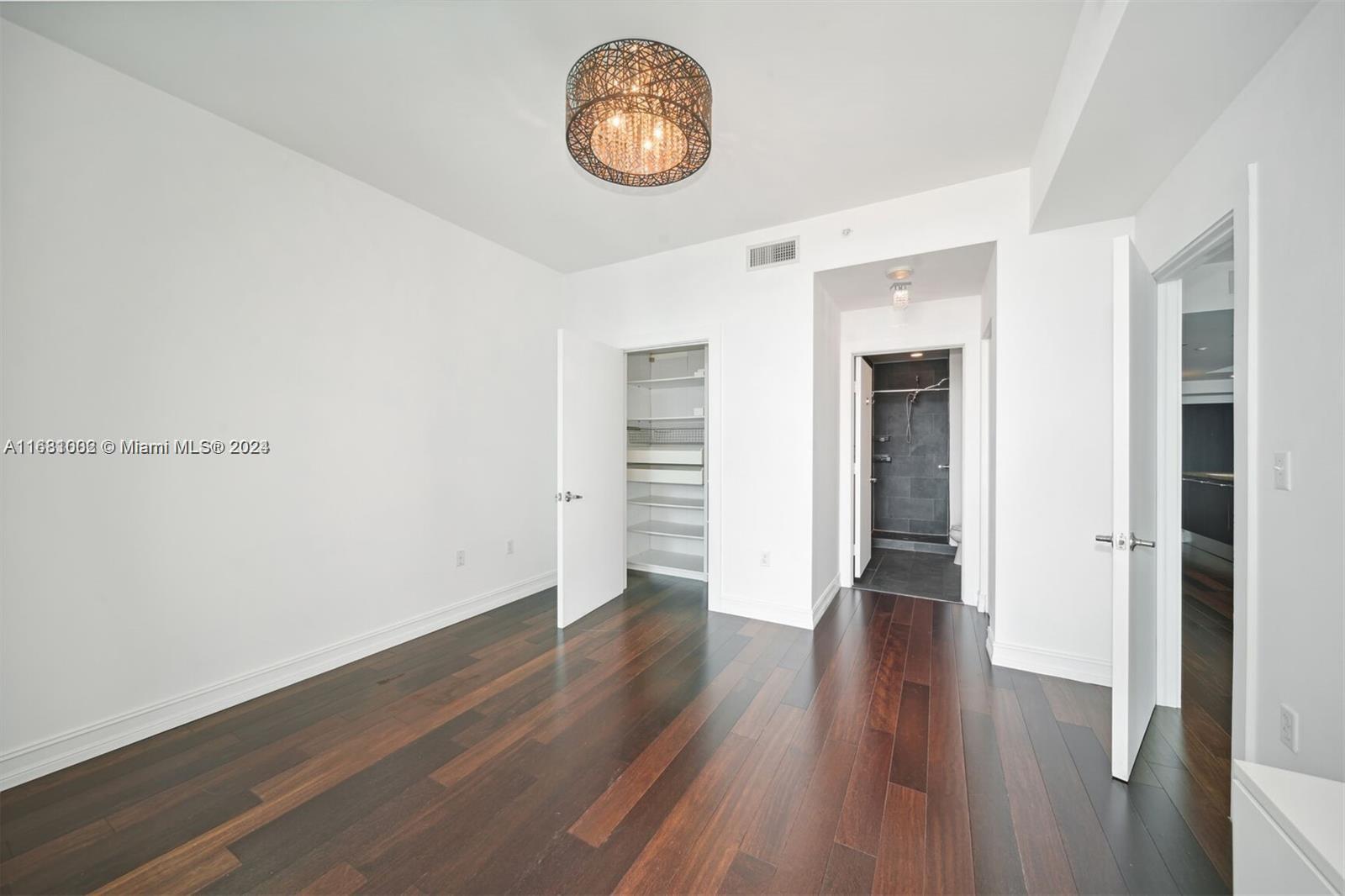 900 Biscayne Blvd #2908, Miami FL 33132