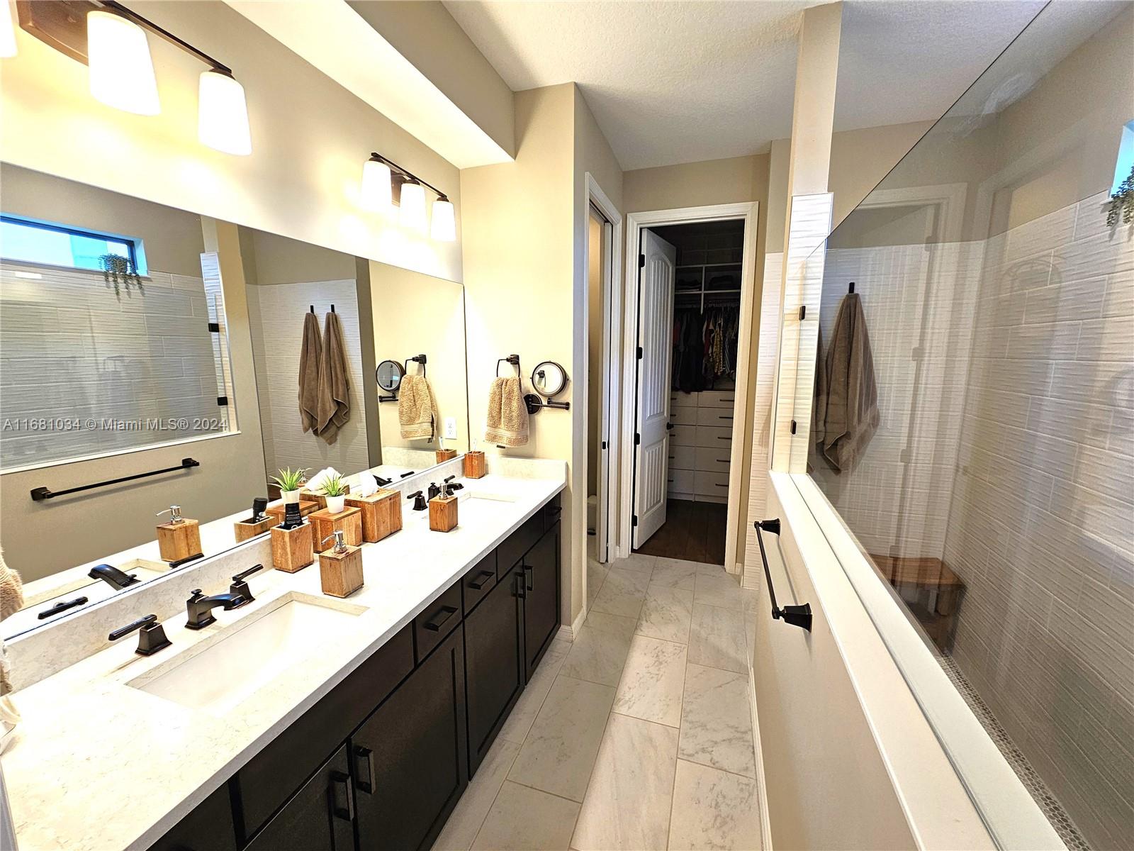 8172 NW 78th St, Tamarac, Florida image 35