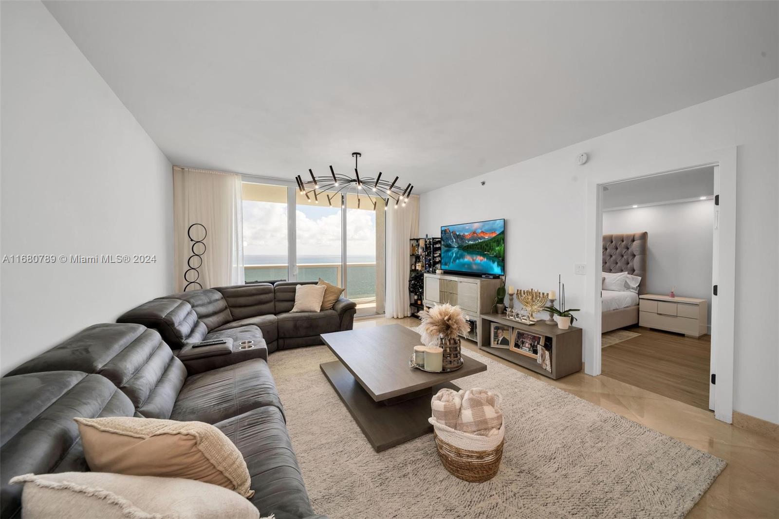Condo for Sale in Hallandale Beach, FL