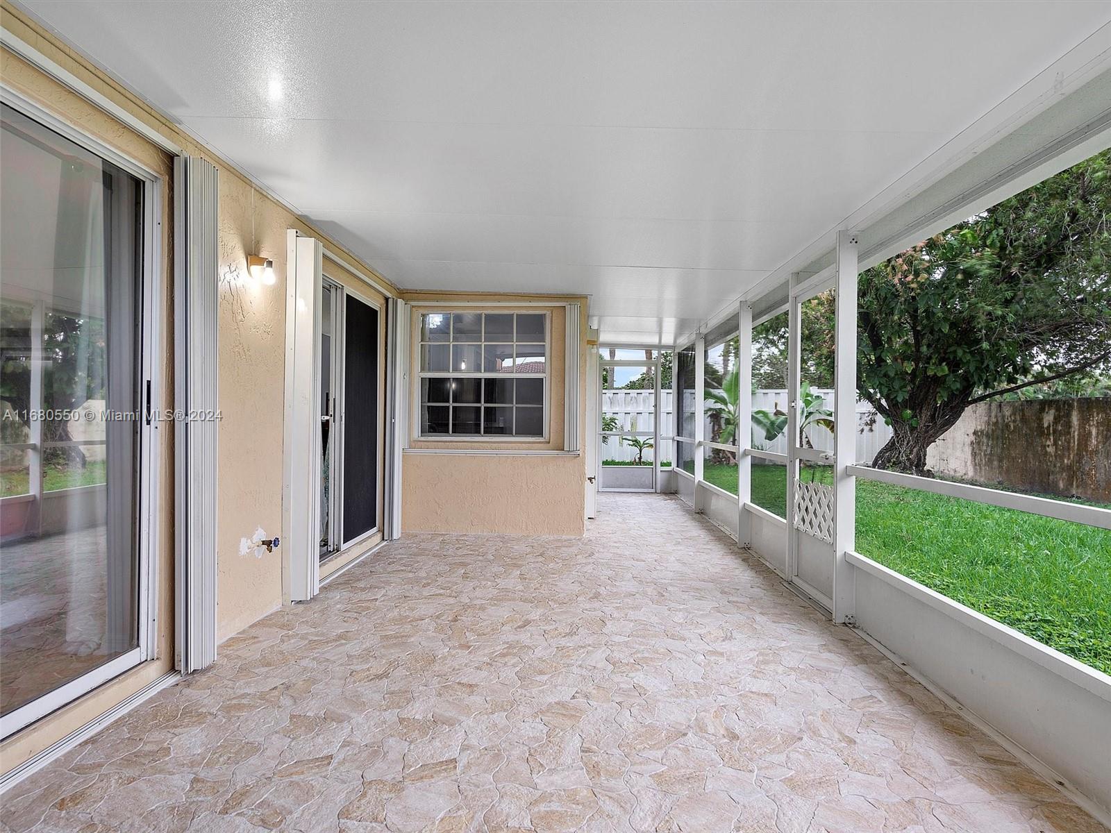 4 Gables Blvd, Weston, Florida image 28