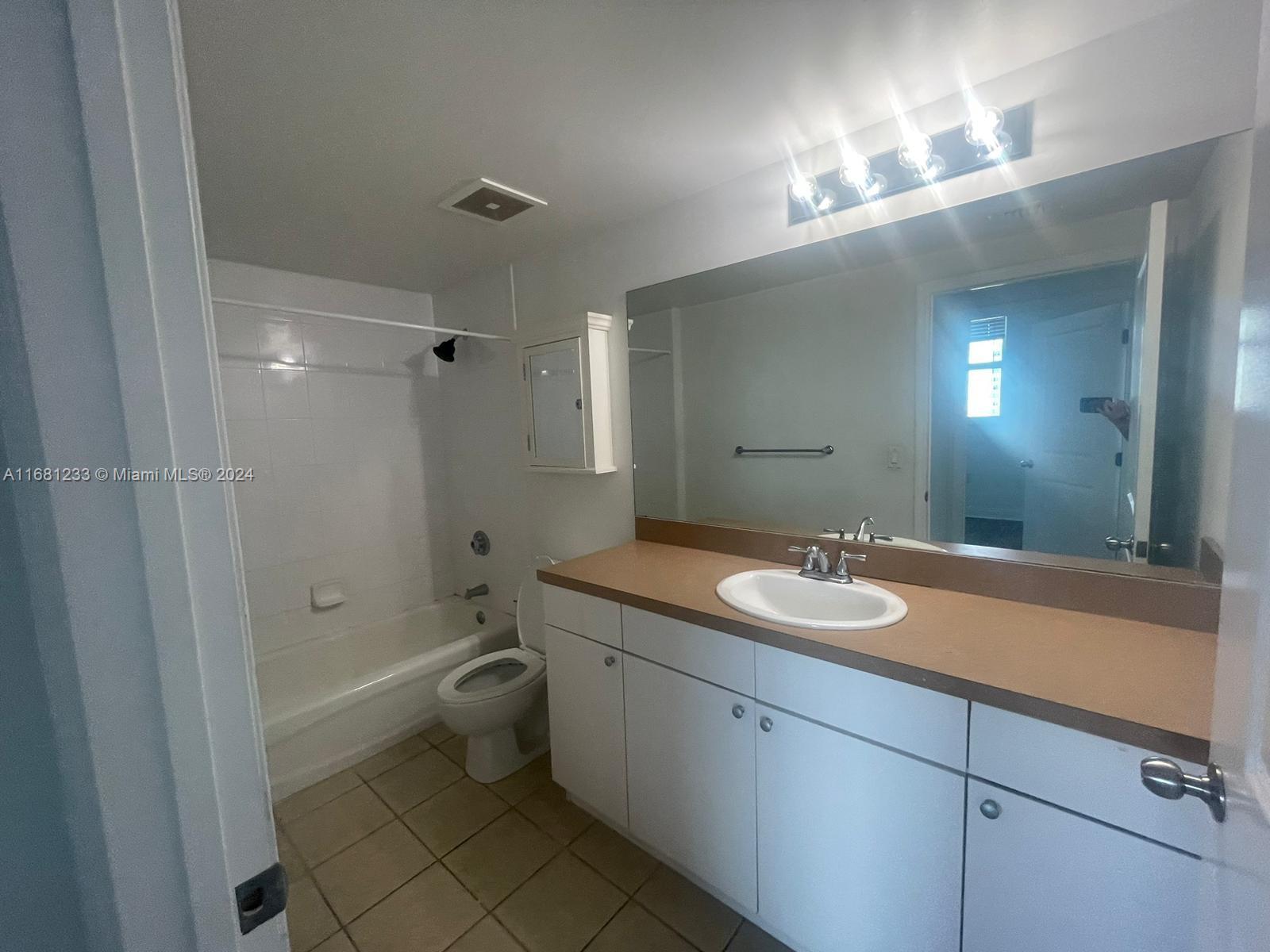 1250 S Miami Ave #1303, Miami FL 33130