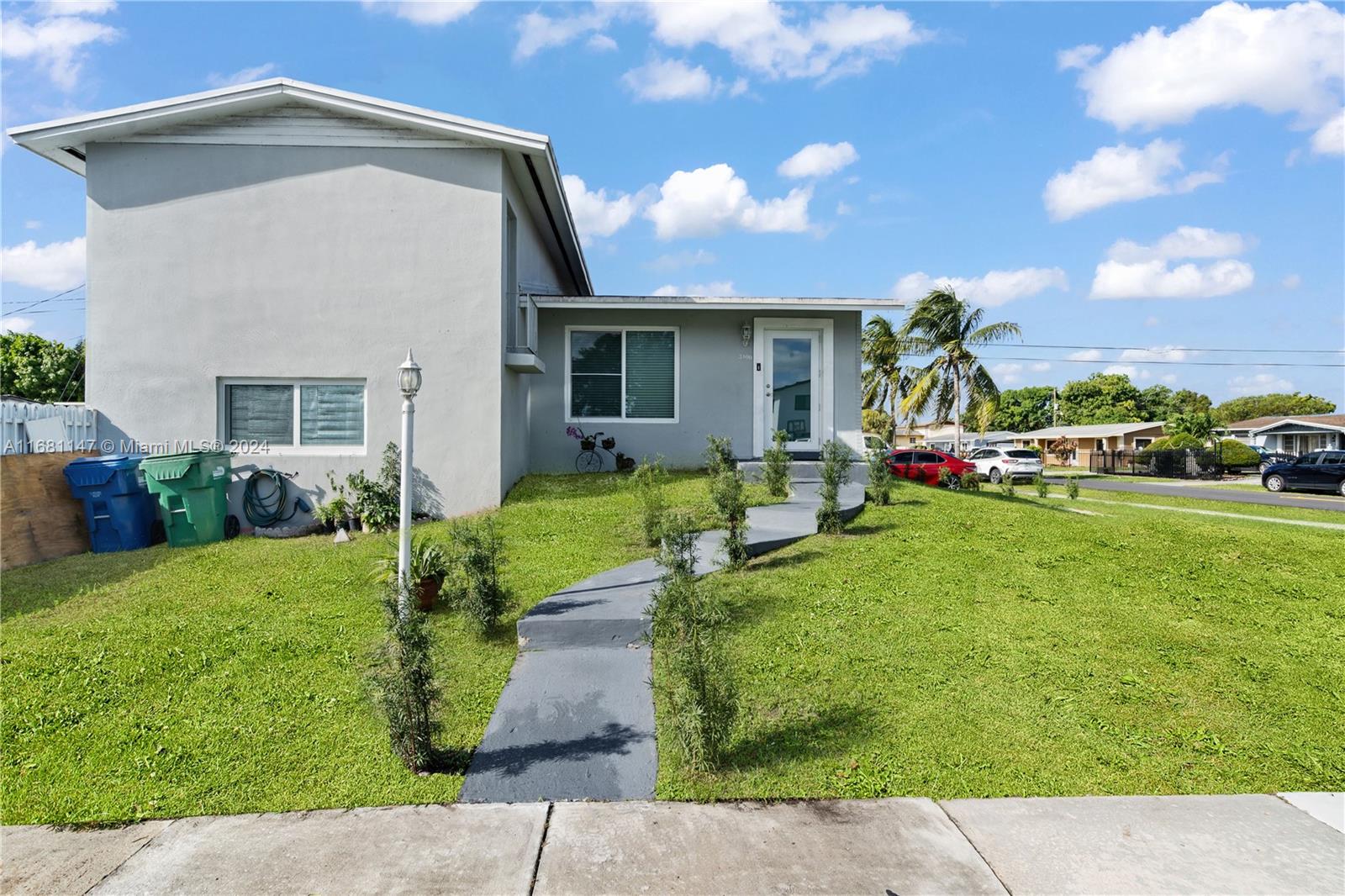 3800 NW 185th Ter, Miami Gardens, Florida image 2