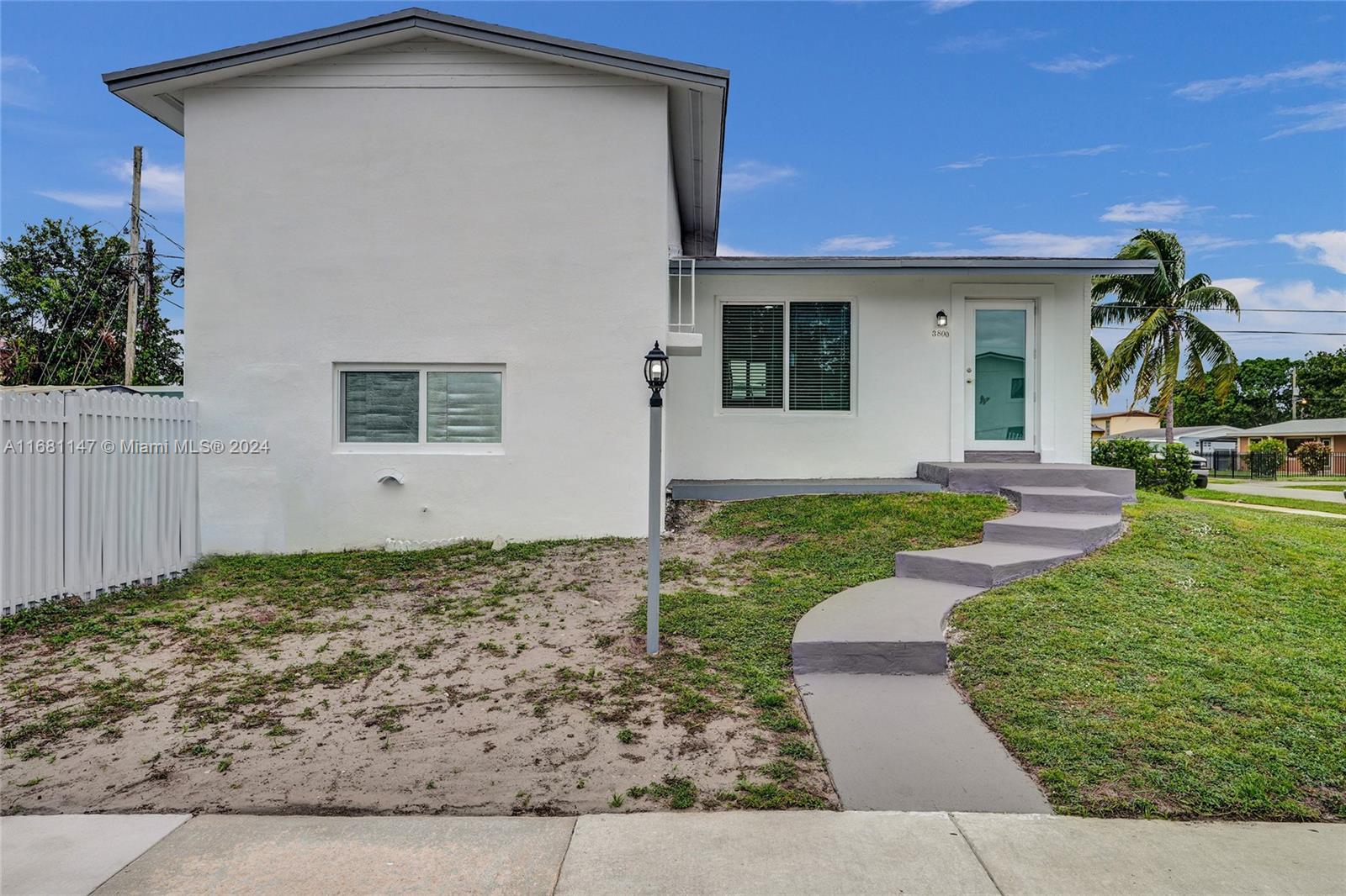 3800 NW 185th Ter, Miami Gardens, Florida image 2