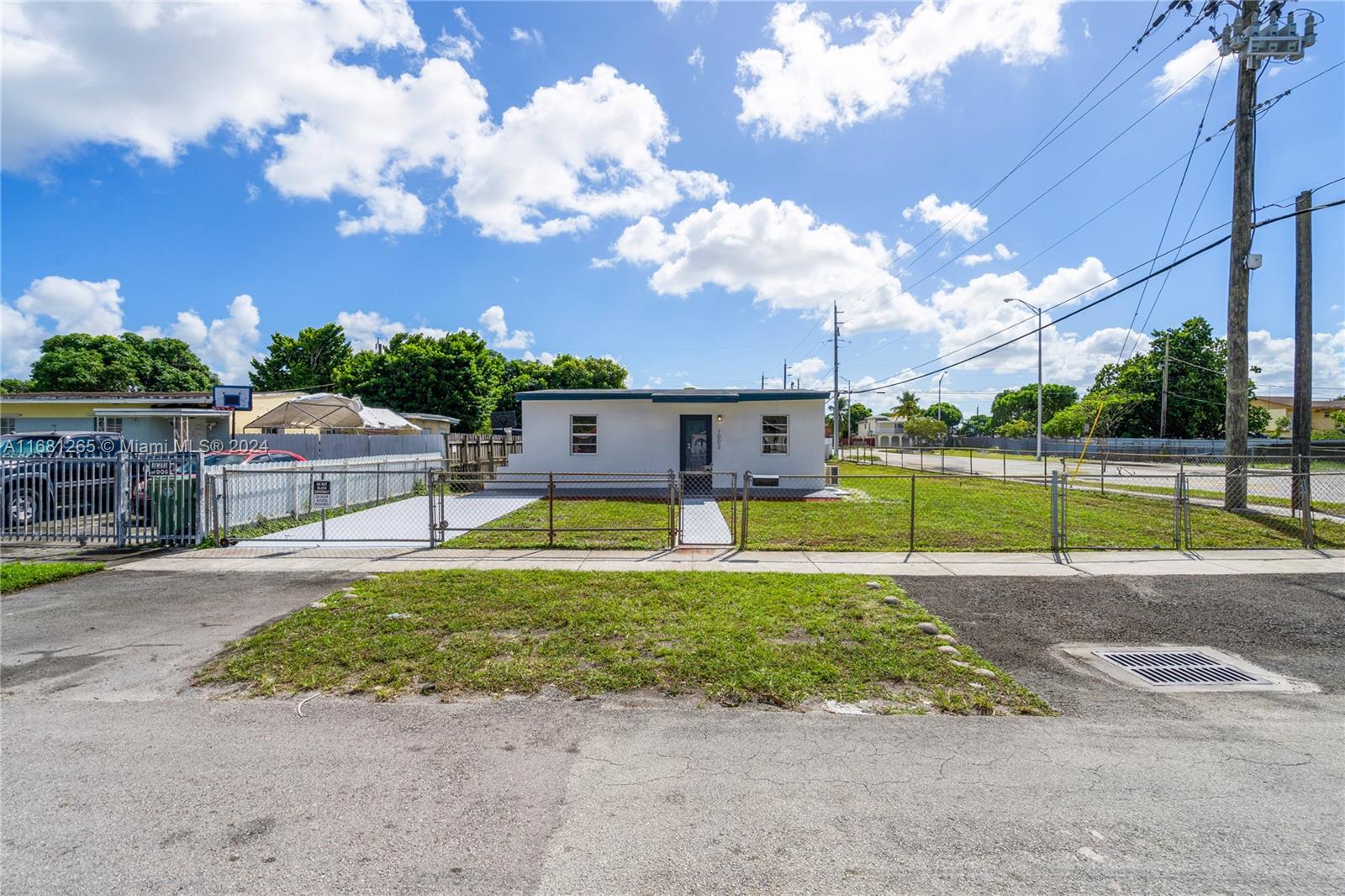 1002 E 19th St, Hialeah, Florida image 3