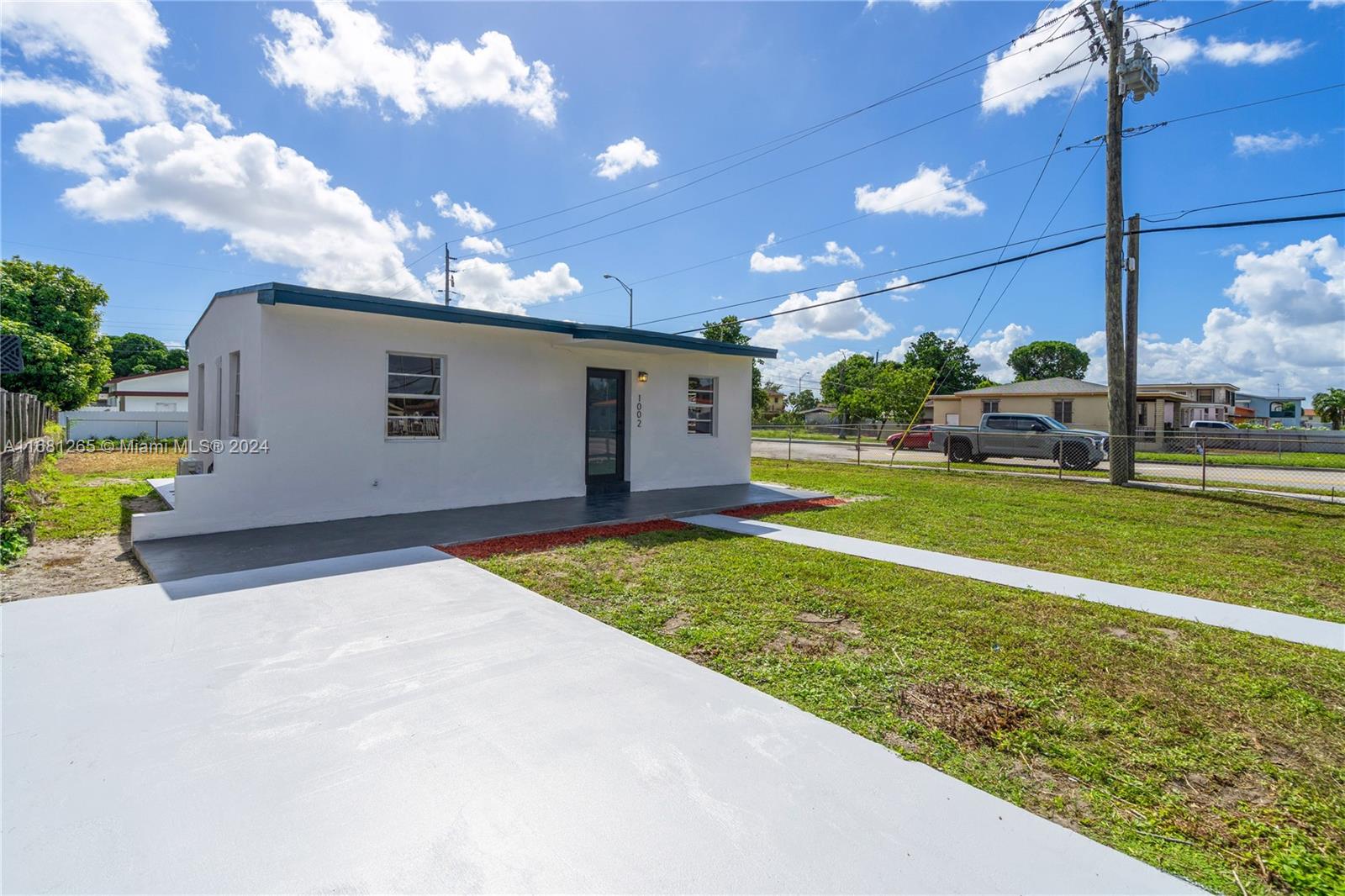 1002 E 19th St, Hialeah, Florida image 4