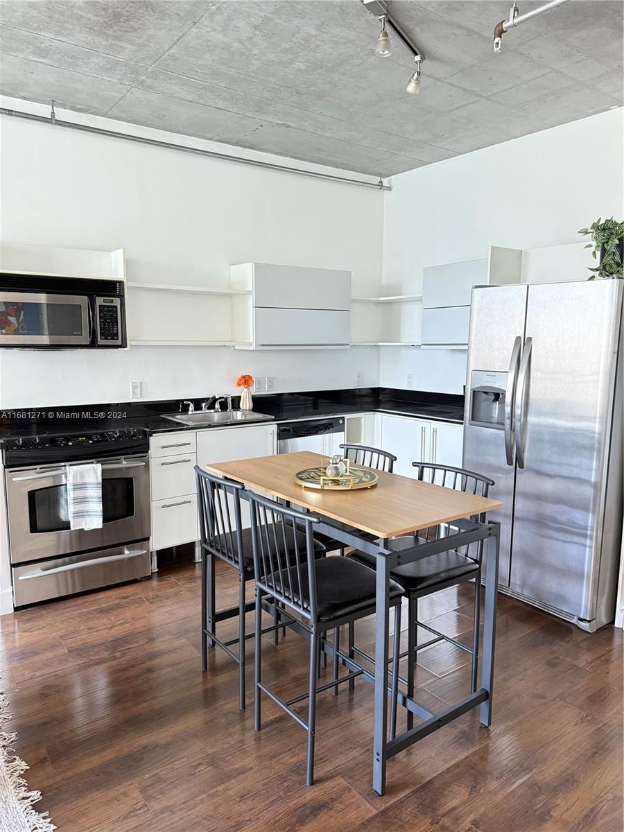 690 SW 1st Ct #1225, Miami FL 33130
