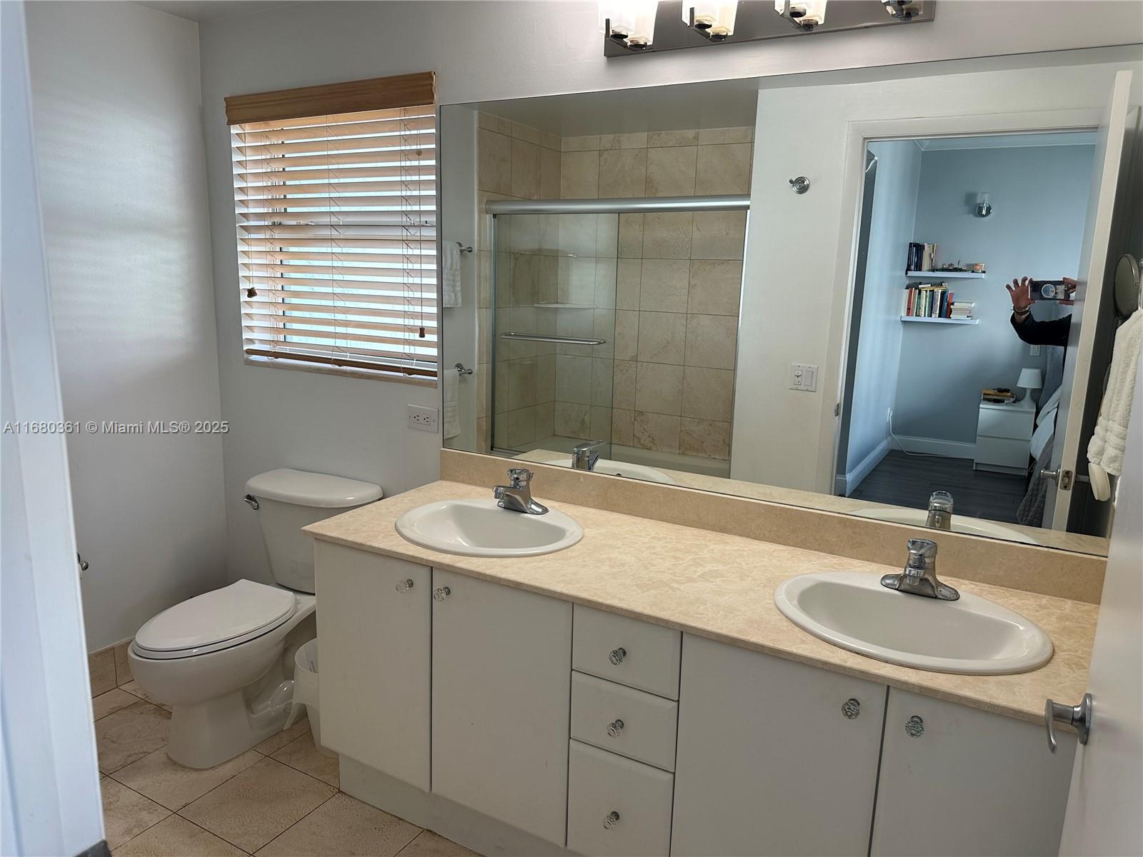 2475 Brickell Ave #906, Miami FL 33129