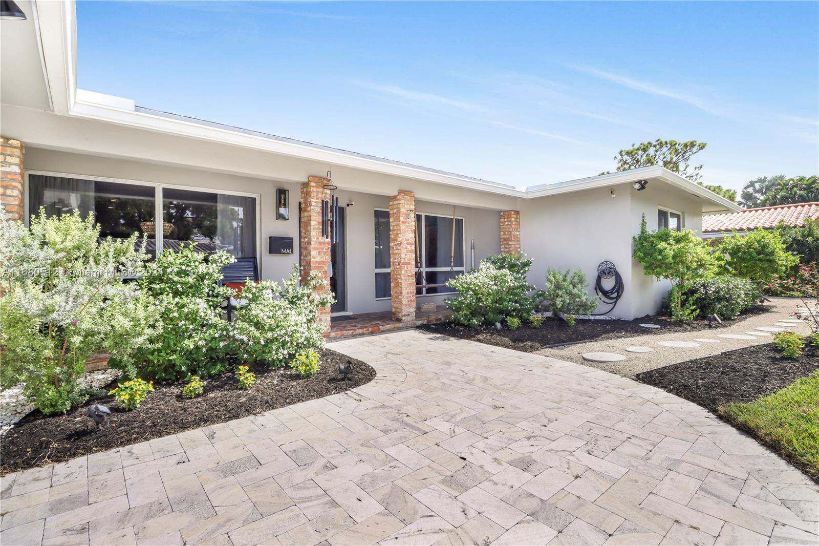 1705 NE 24th St, Wilton Manors, Florida image 2