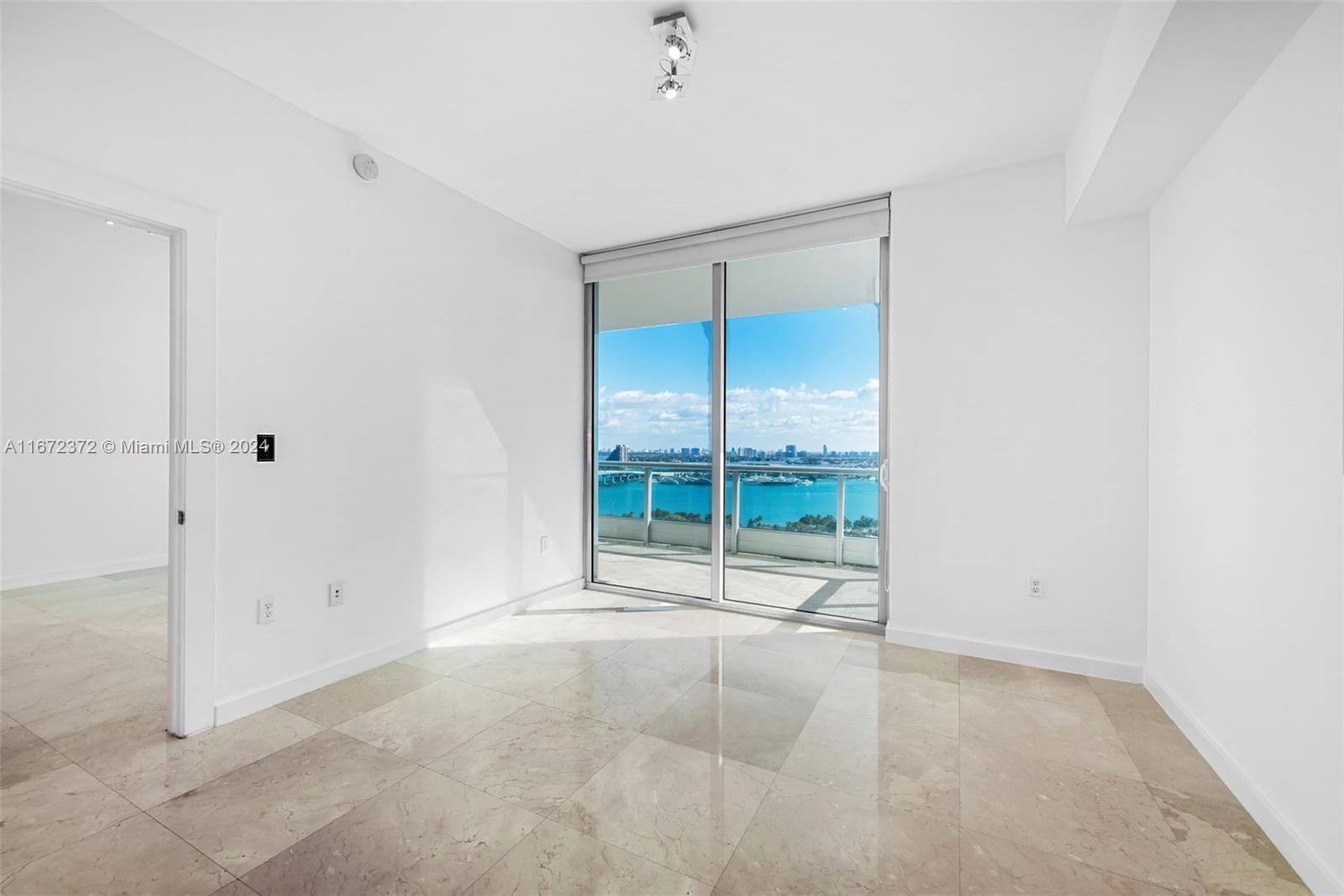 900 Biscayne Blvd #2404, Miami FL 33132