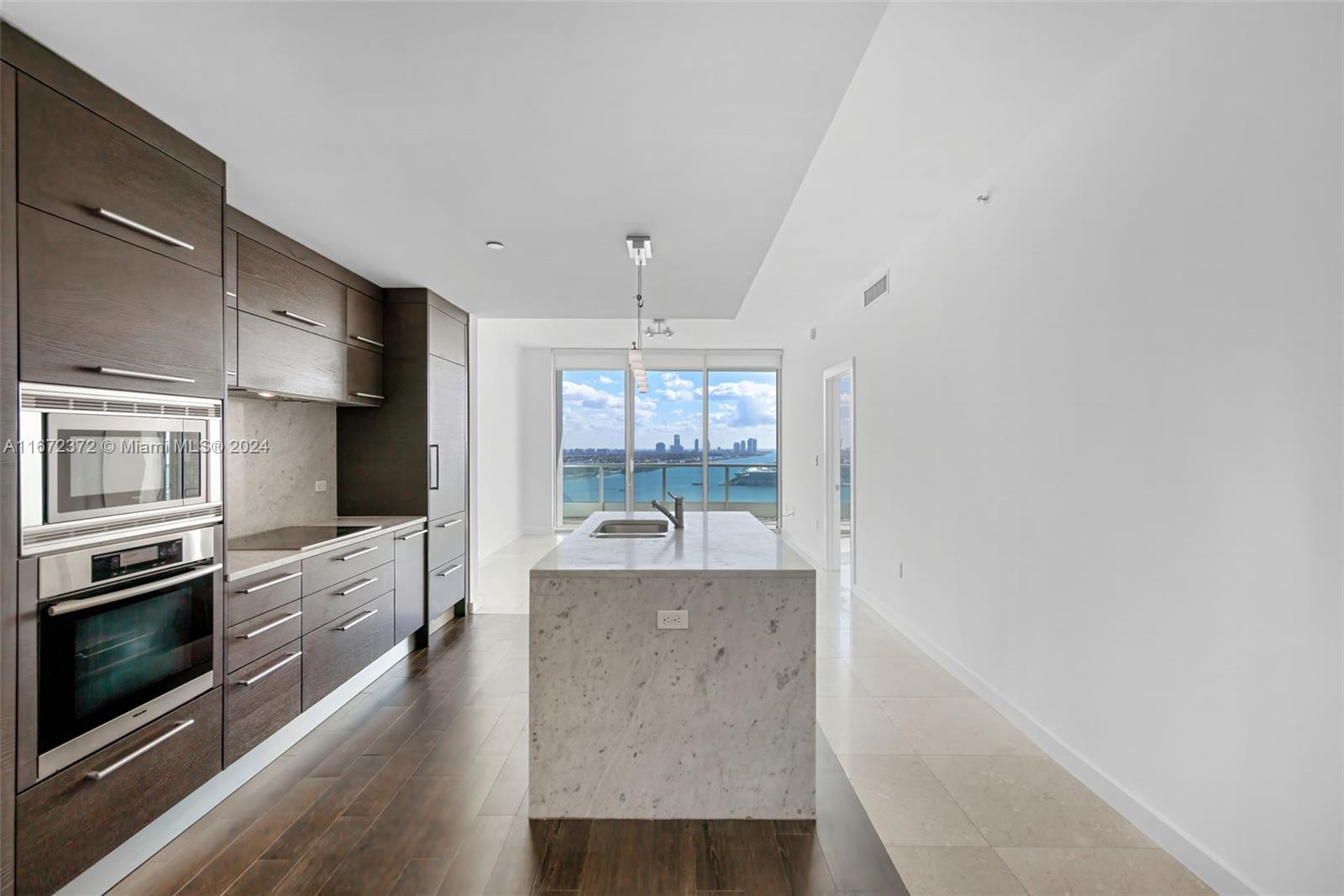 900 Biscayne Blvd #2404, Miami FL 33132