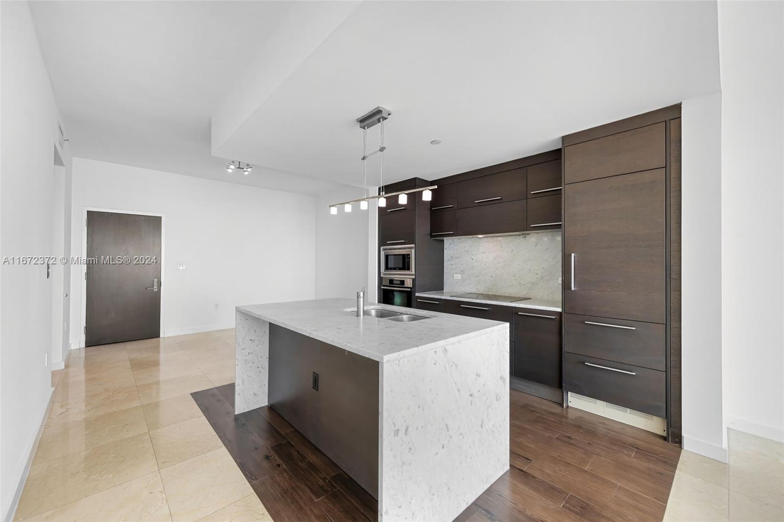 900 Biscayne Blvd #2404, Miami FL 33132