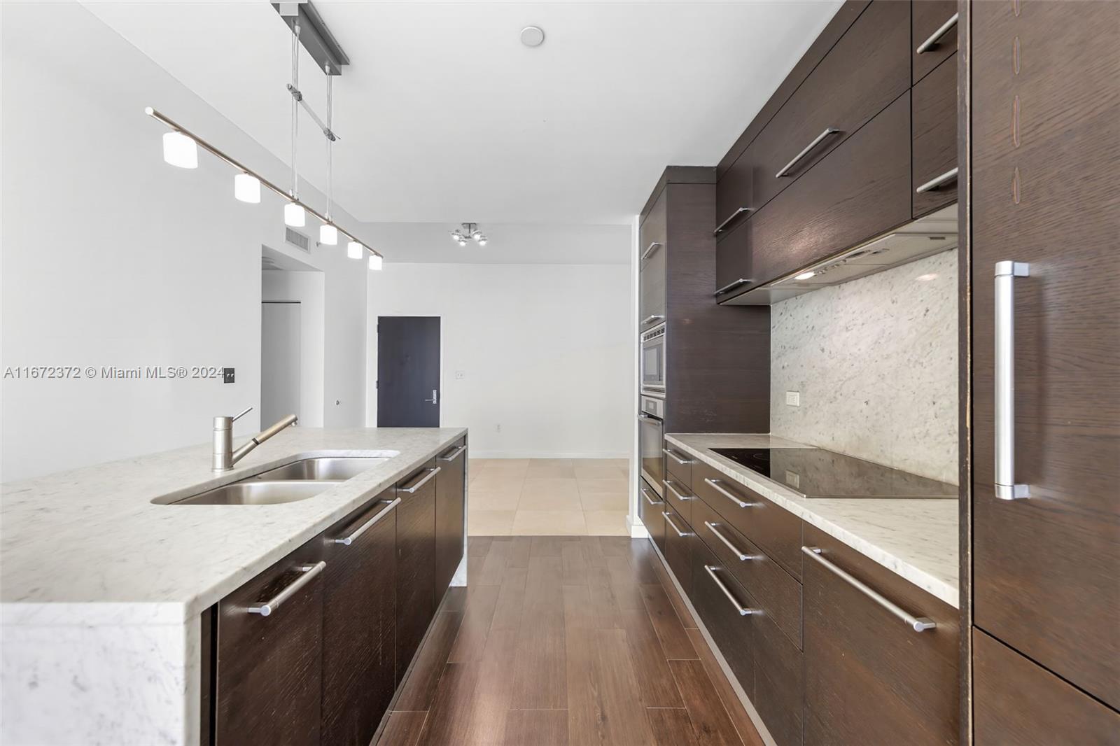 900 Biscayne Blvd #2404, Miami FL 33132