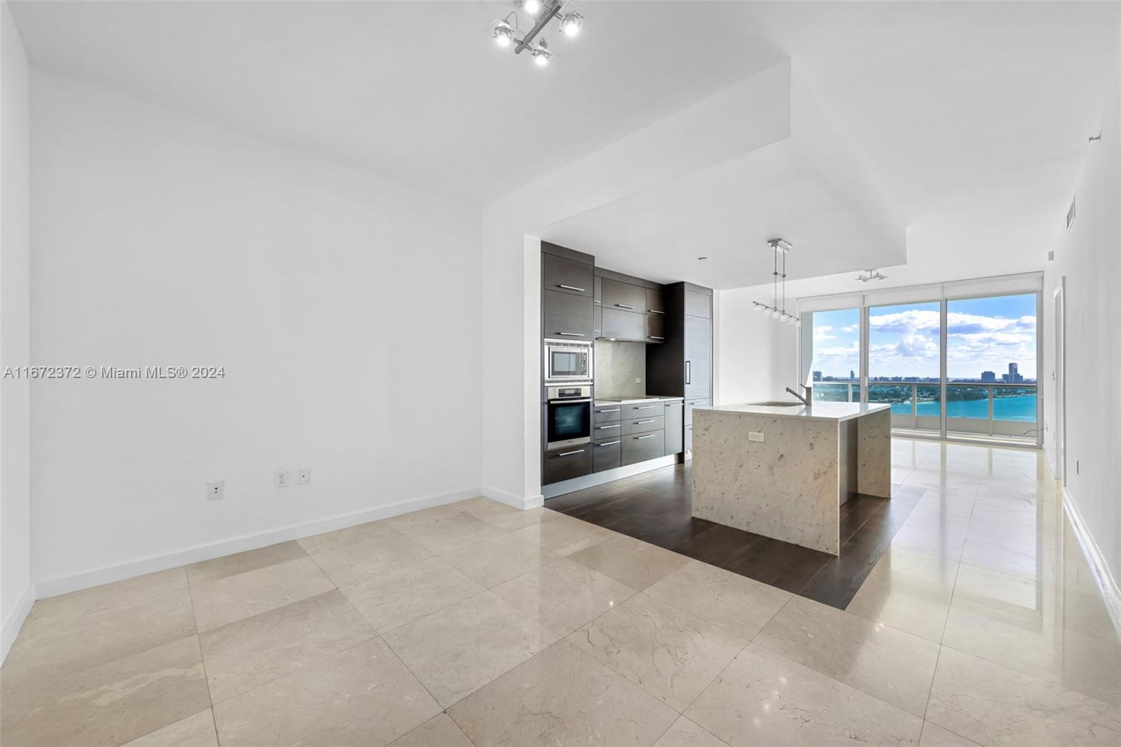 900 Biscayne Blvd #2404, Miami FL 33132