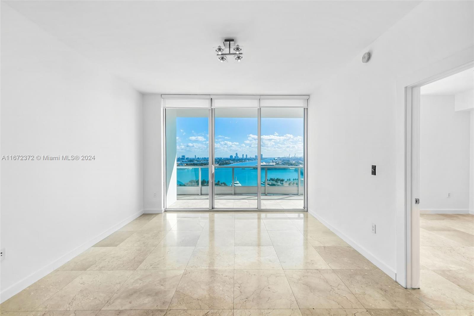 900 Biscayne Blvd #2404, Miami FL 33132