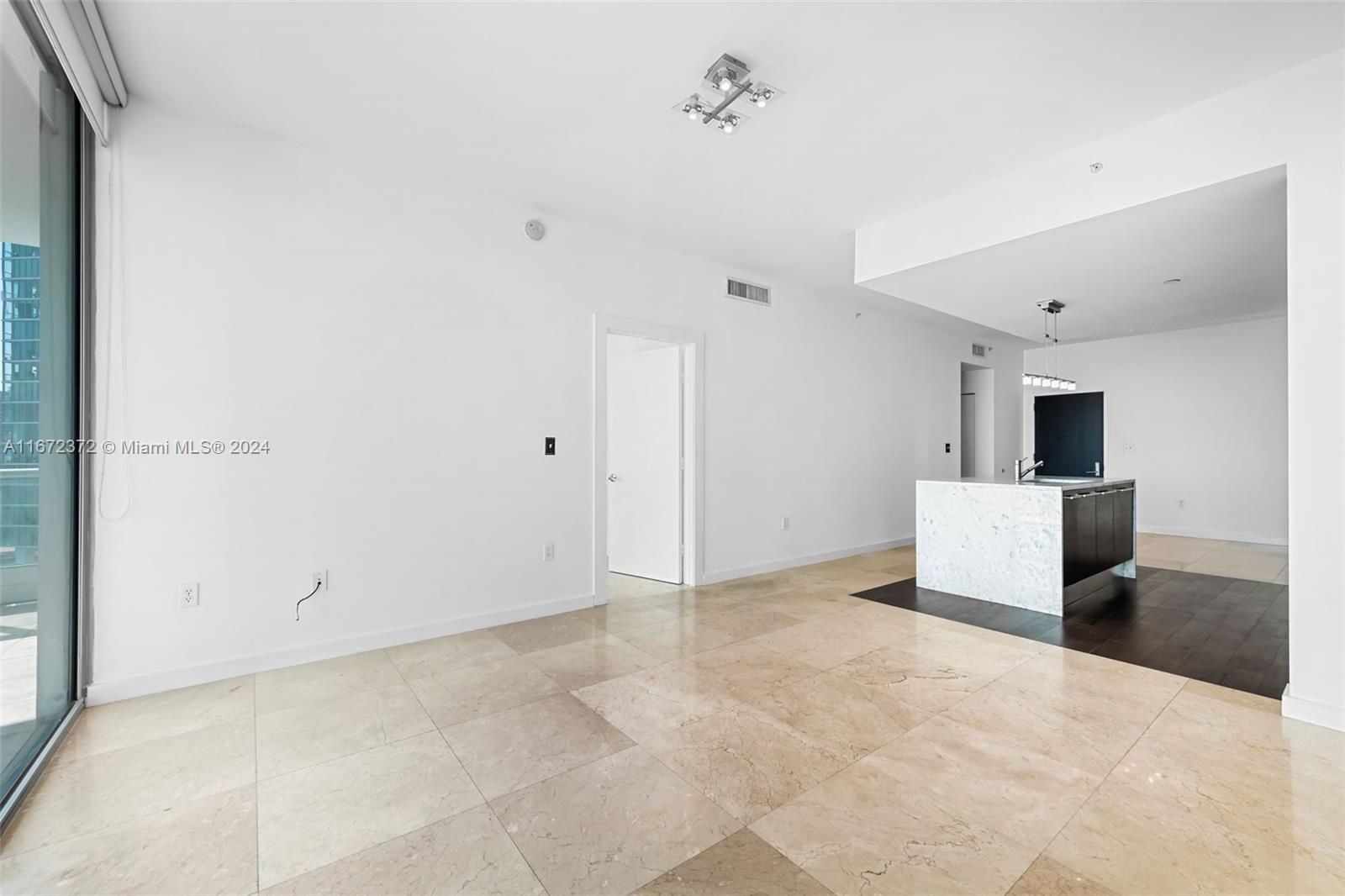 900 Biscayne Blvd #2404, Miami FL 33132