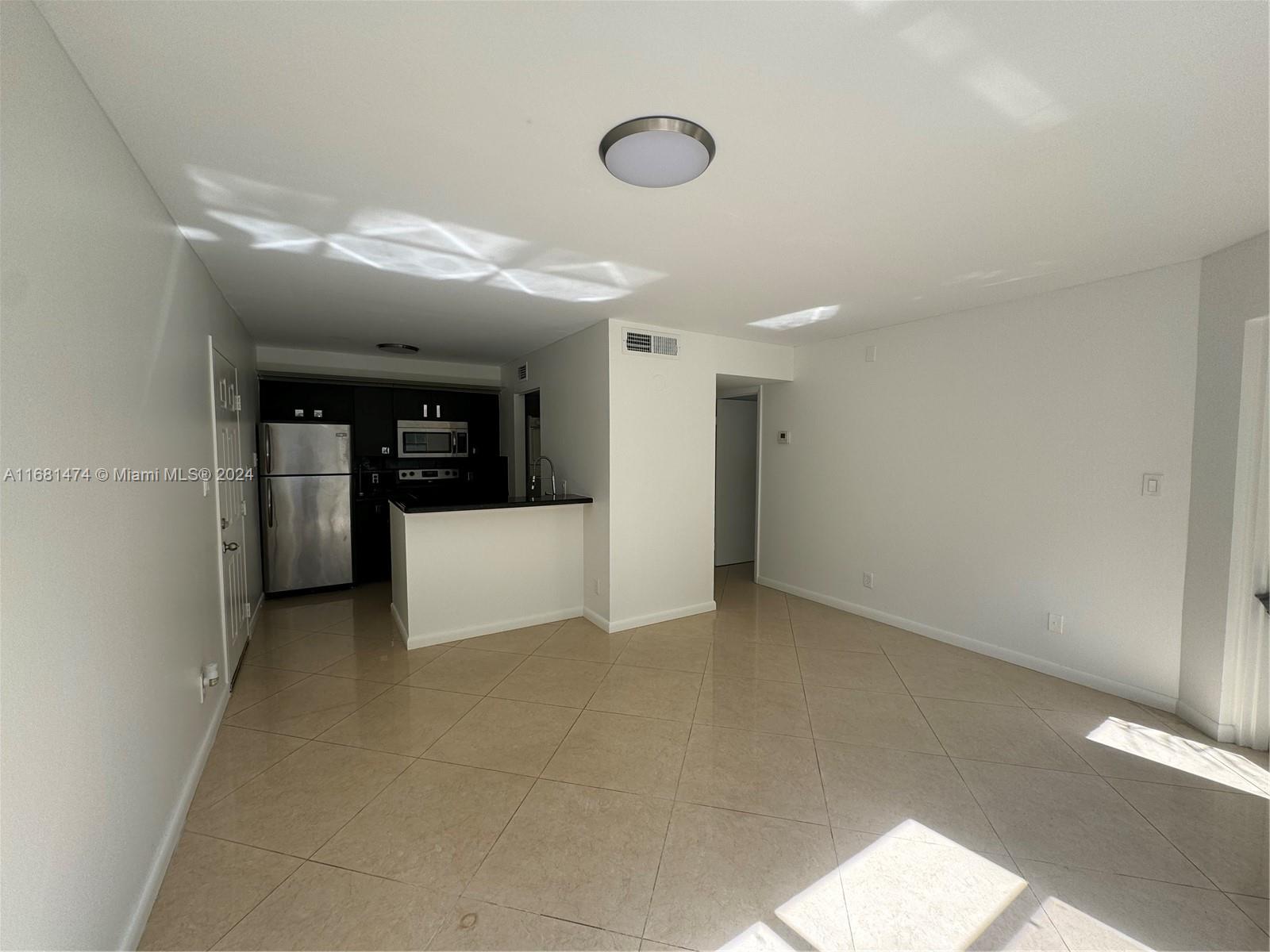 630 S Park Rd #23-3, Hollywood, Florida image 2