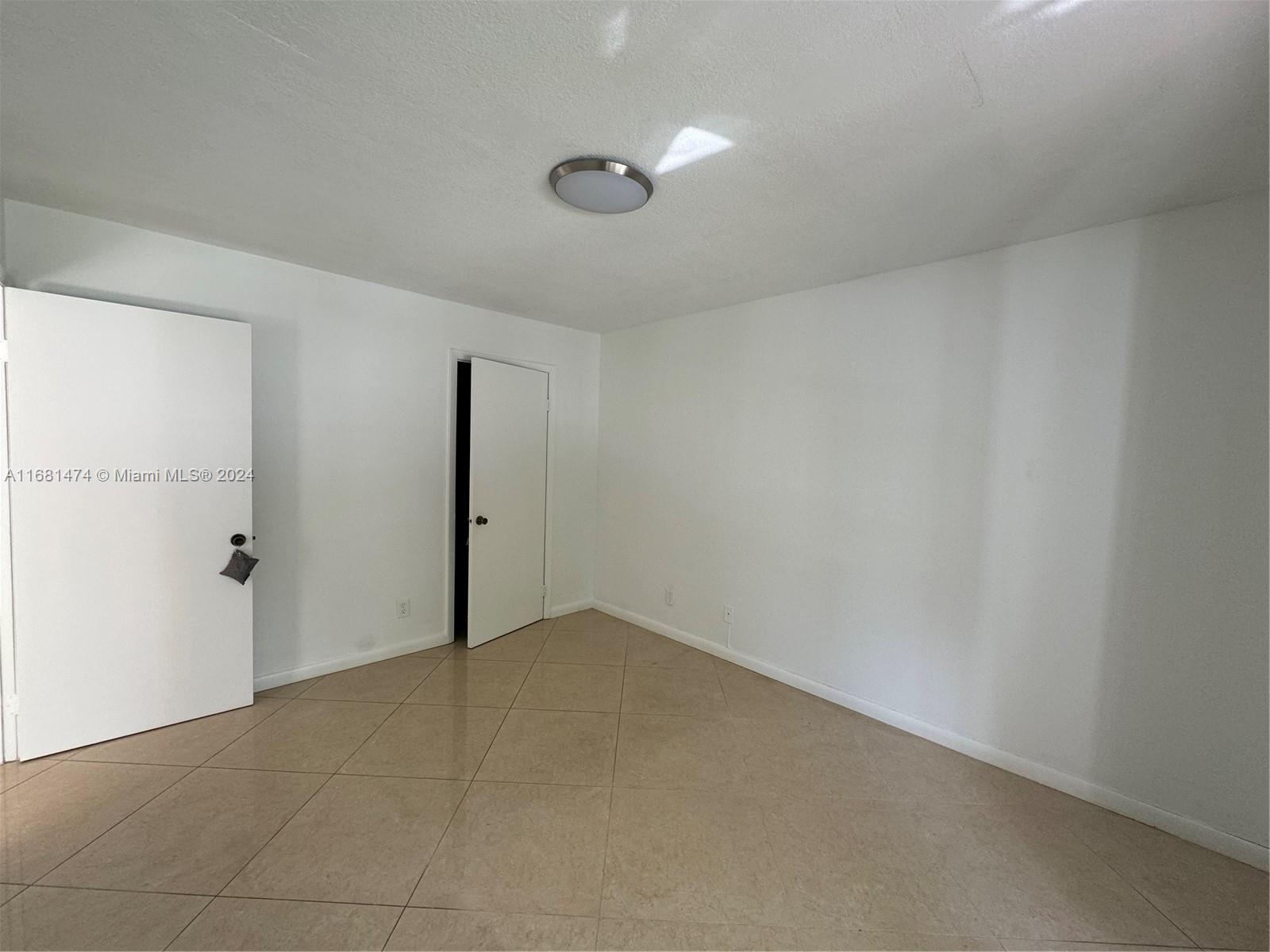 630 S Park Rd #23-3, Hollywood, Florida image 3