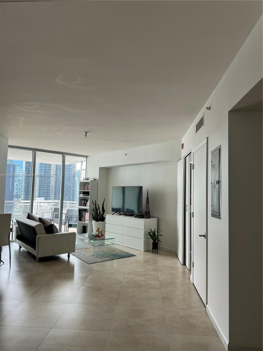 350 S Miami Ave #3208, Miami FL 33130