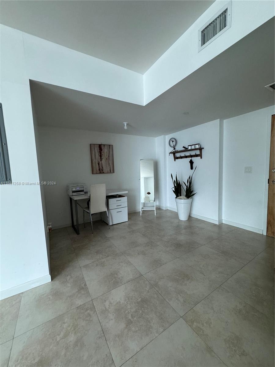 350 S Miami Ave #3208, Miami FL 33130