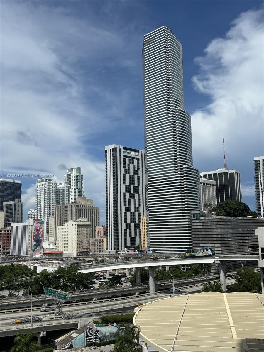 350 S Miami Ave #3208, Miami FL 33130