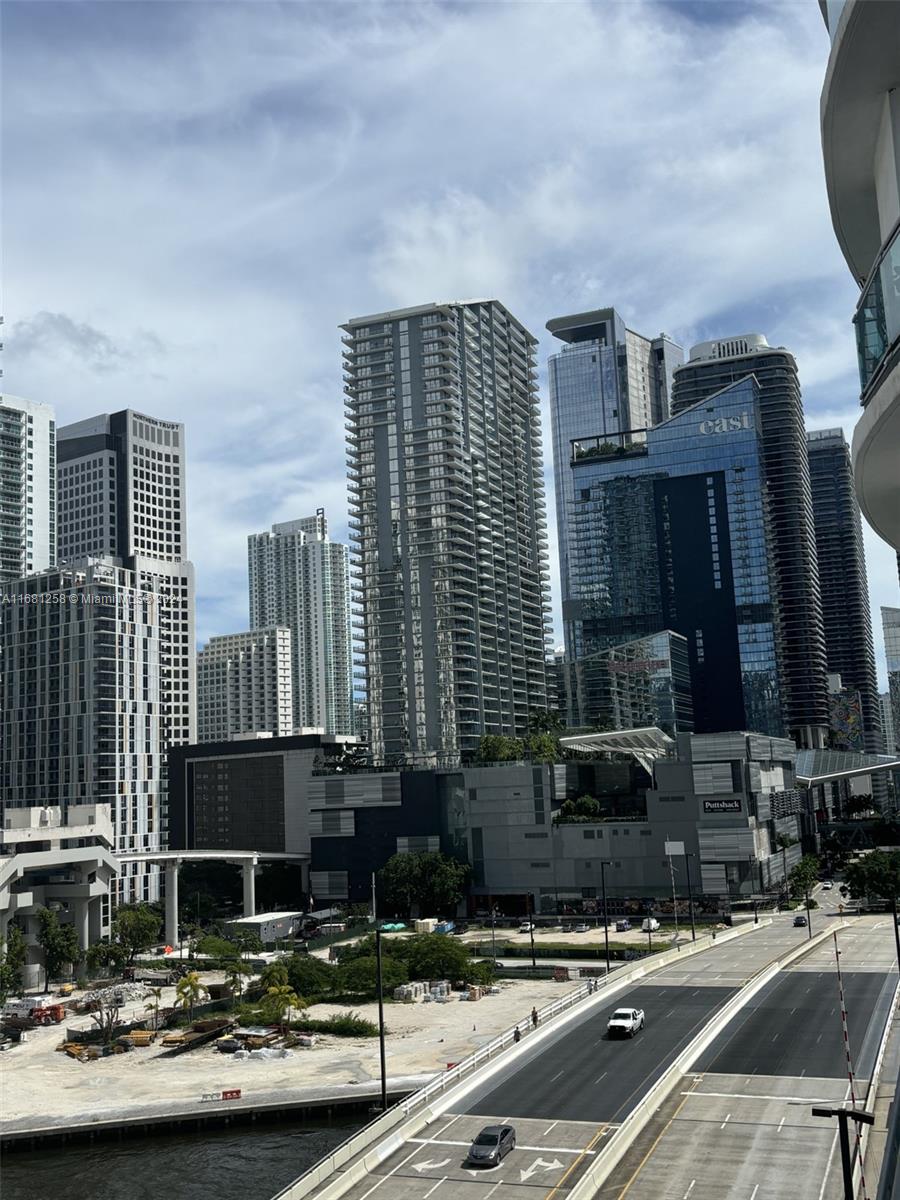 350 S Miami Ave #3208, Miami FL 33130