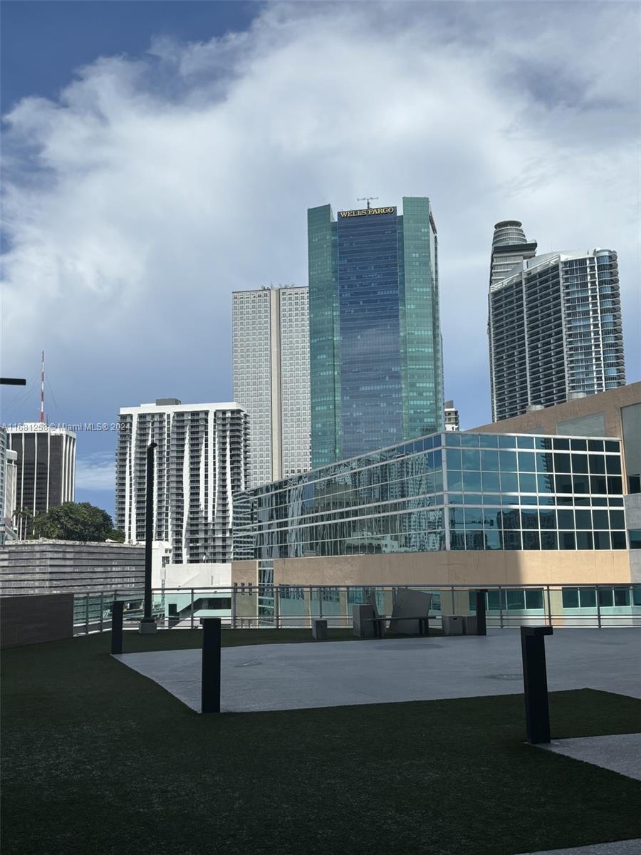 350 S Miami Ave #3208, Miami FL 33130