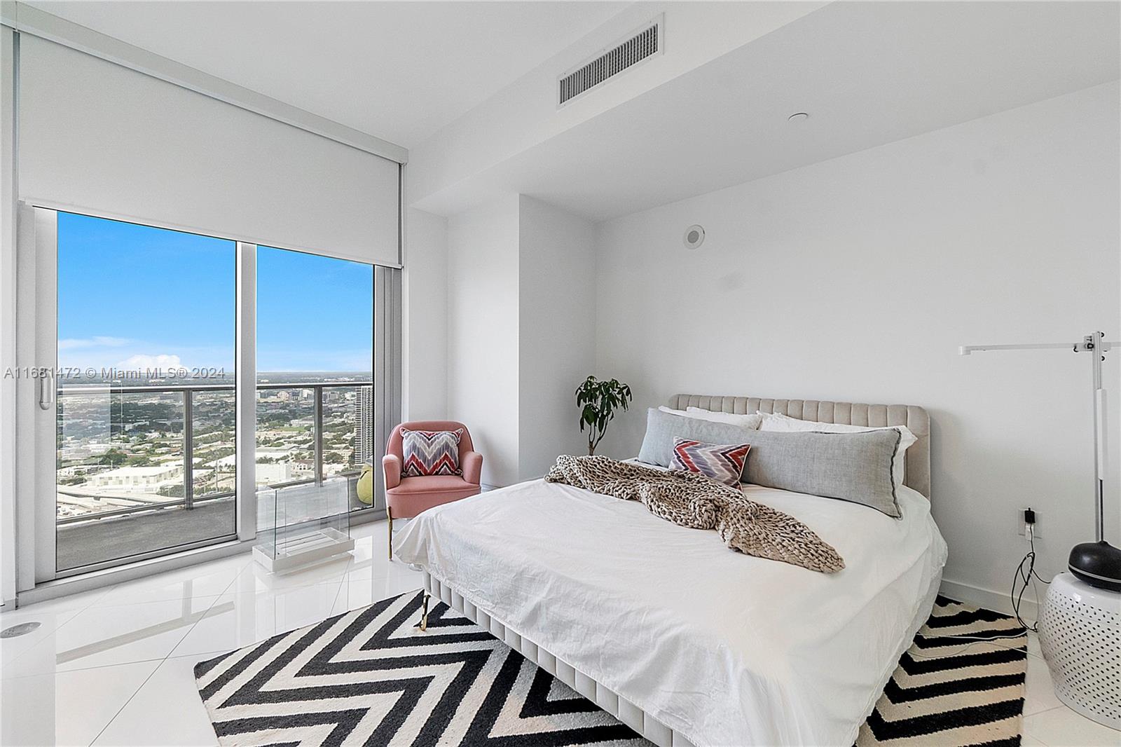 851 NE 1st Ave #3702, Miami FL 33132