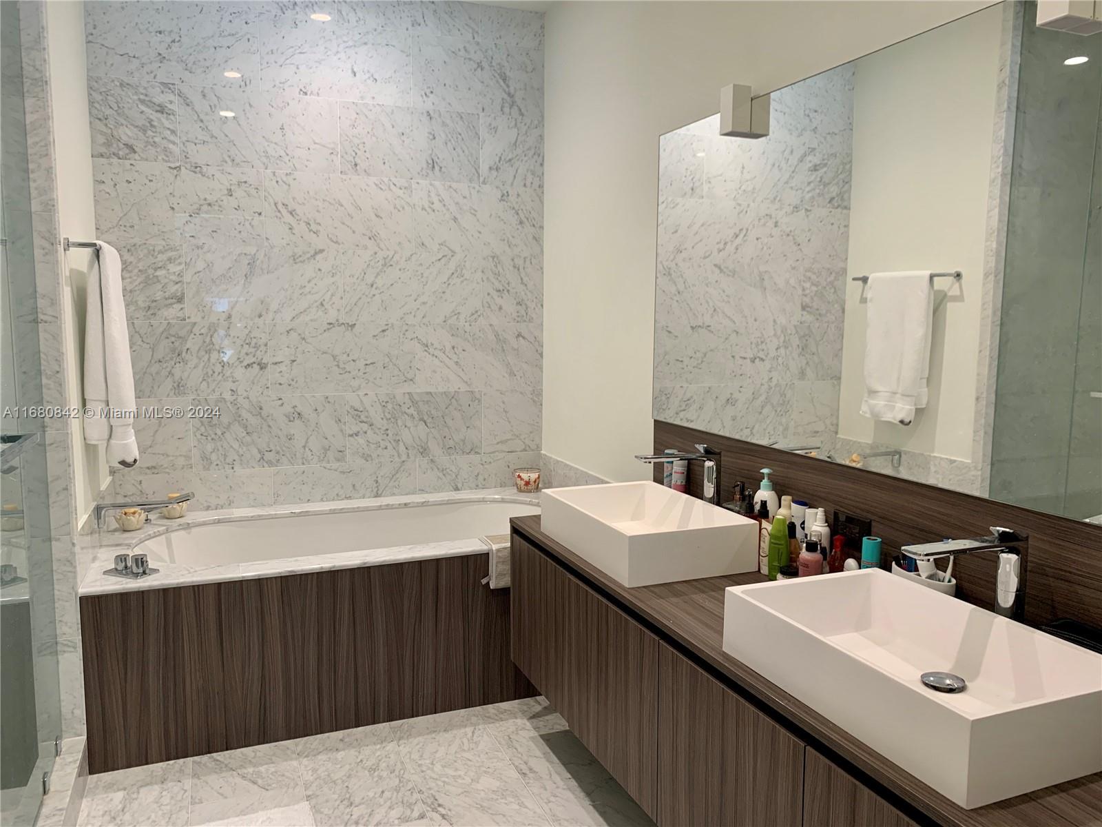1000 Brickell Plz #1805, Miami FL 33131