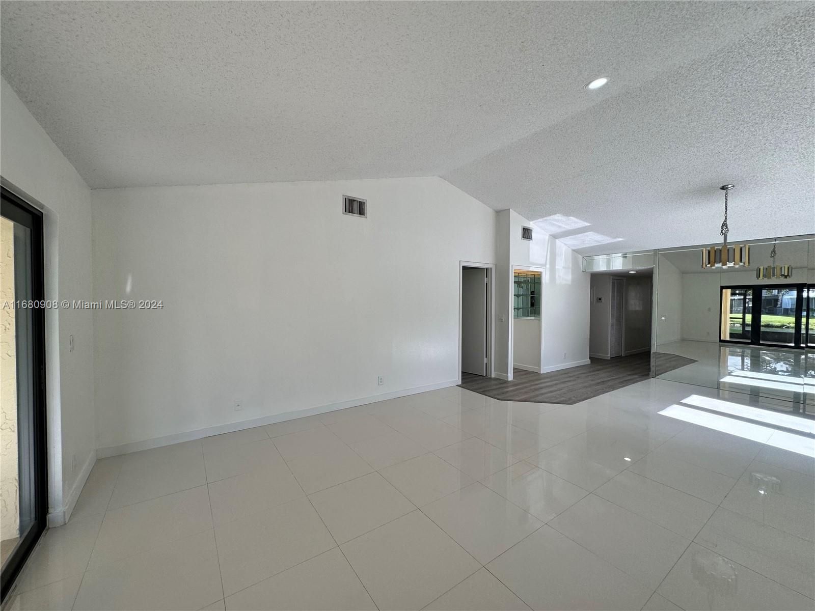 16273 Laurel Dr #7, Weston, Florida image 25