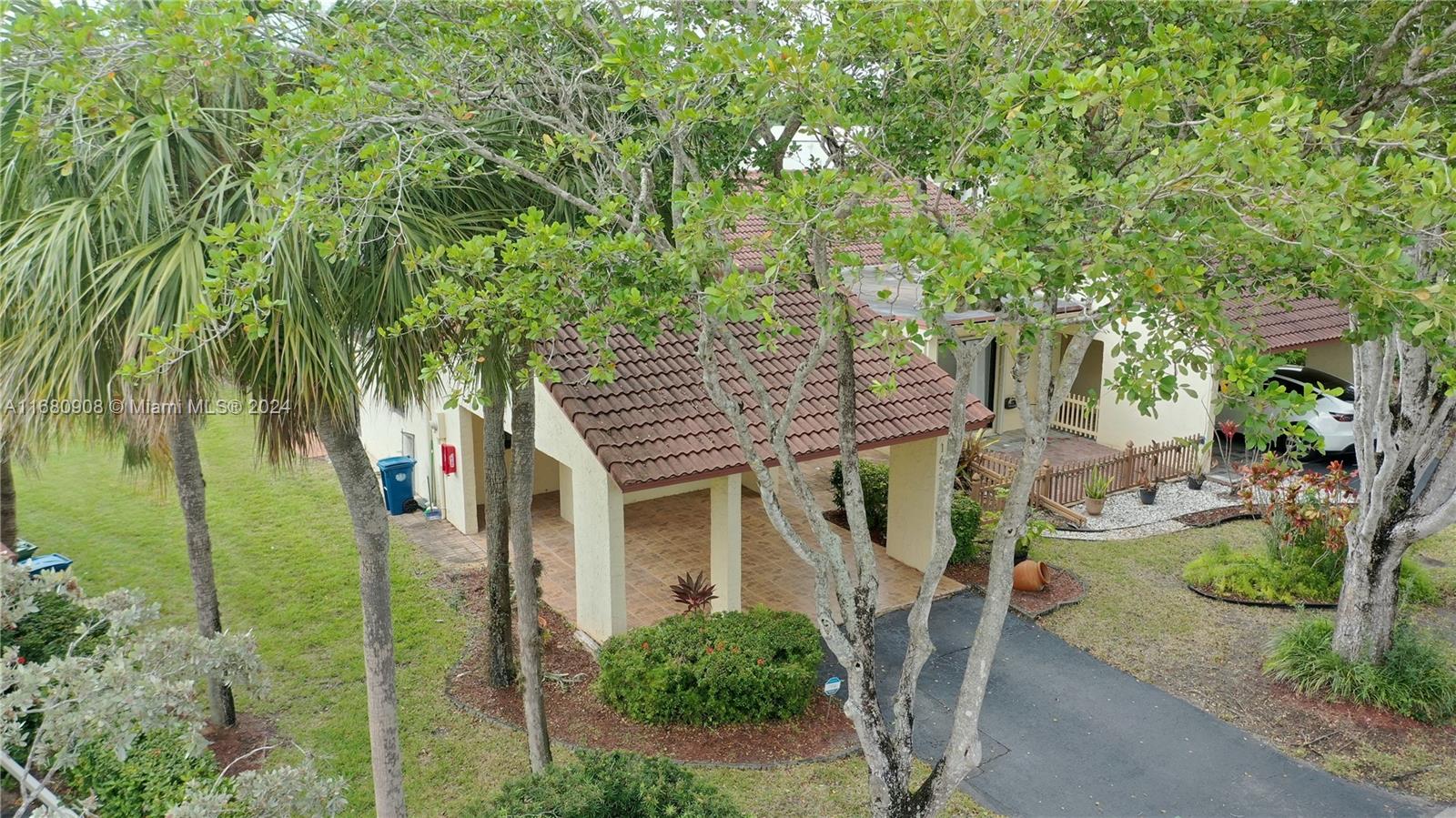 16273 Laurel Dr #7, Weston, Florida image 3