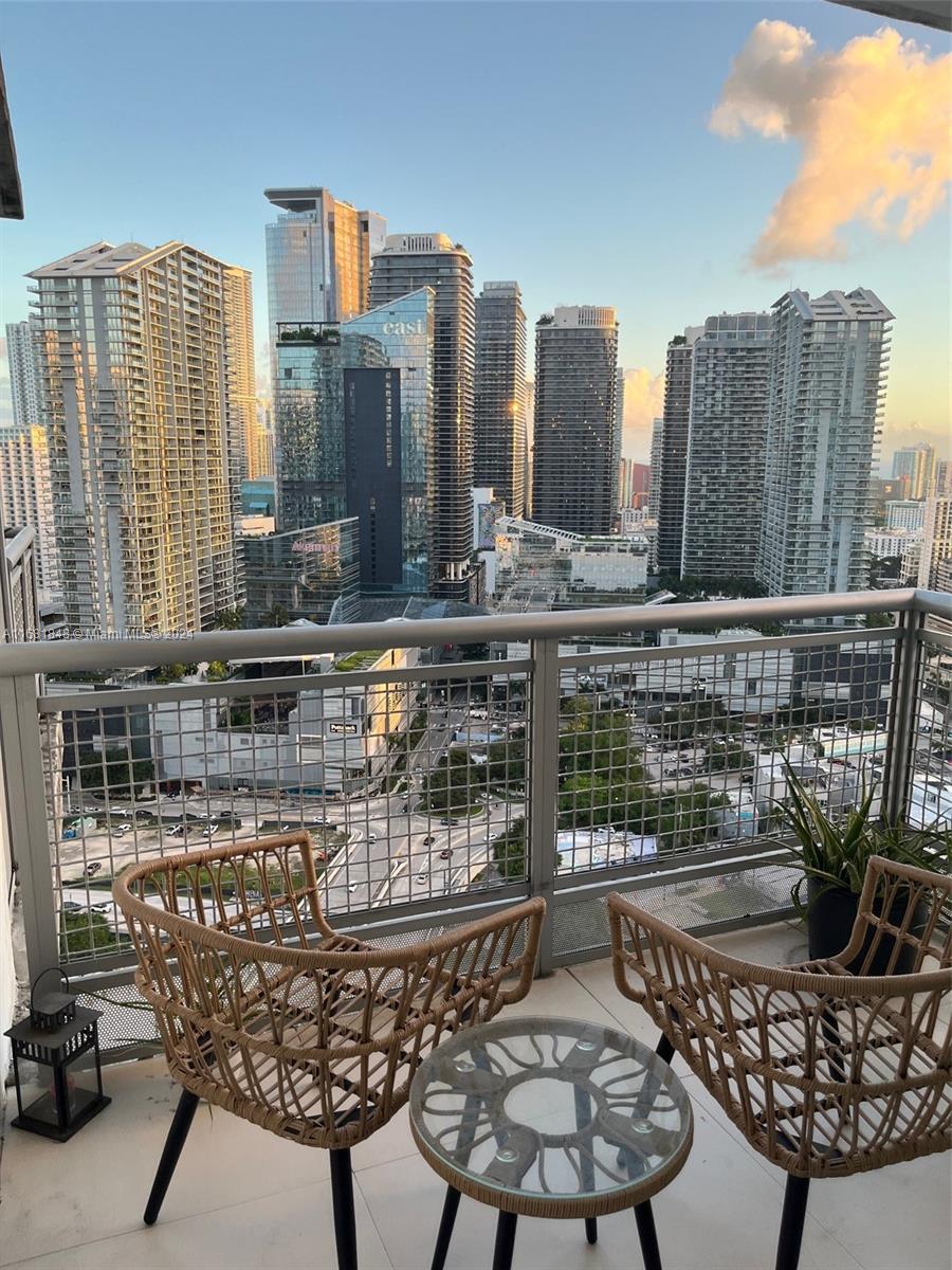 350 S Miami Ave #3404, Miami FL 33130