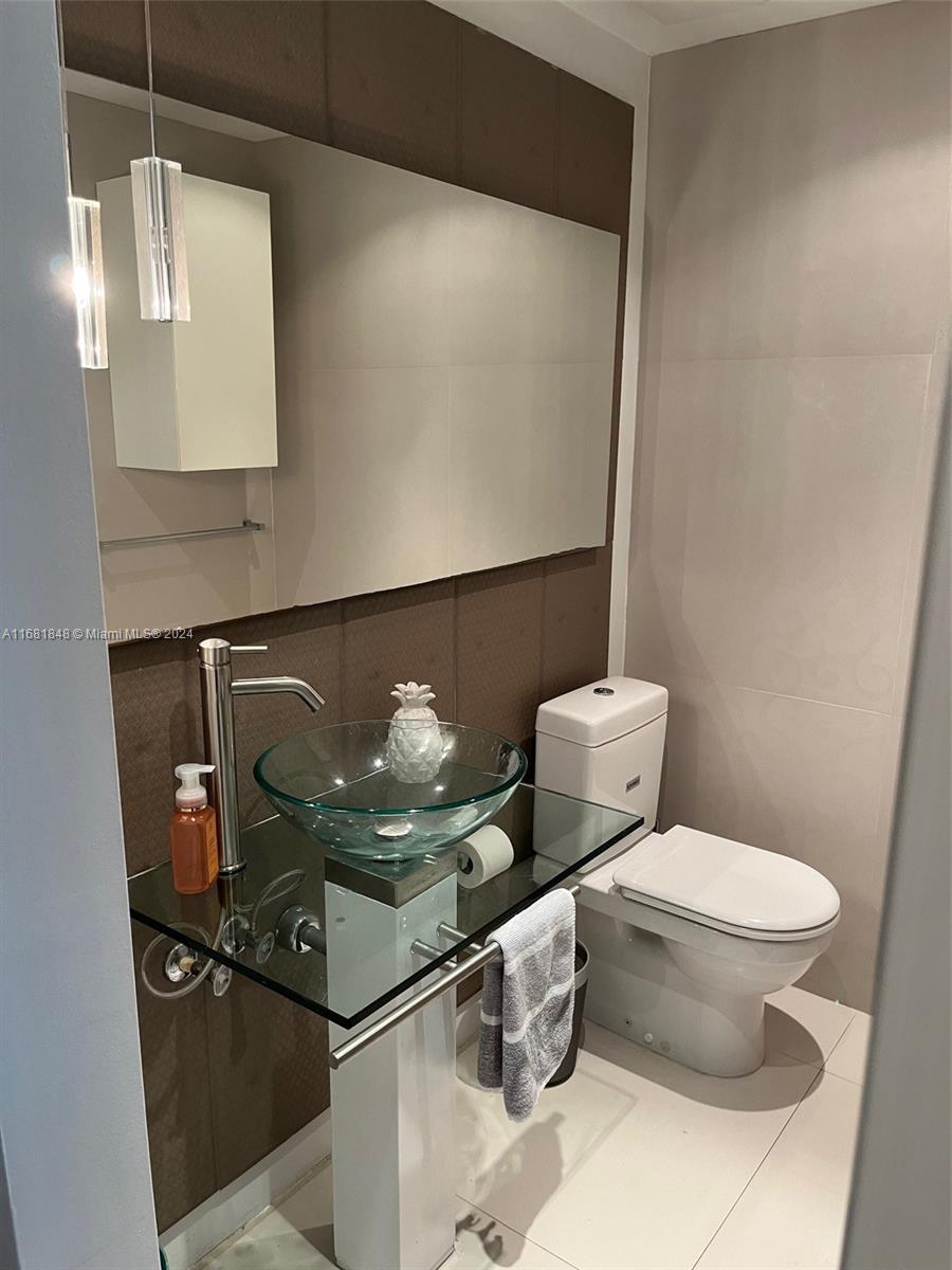 350 S Miami Ave #3404, Miami FL 33130